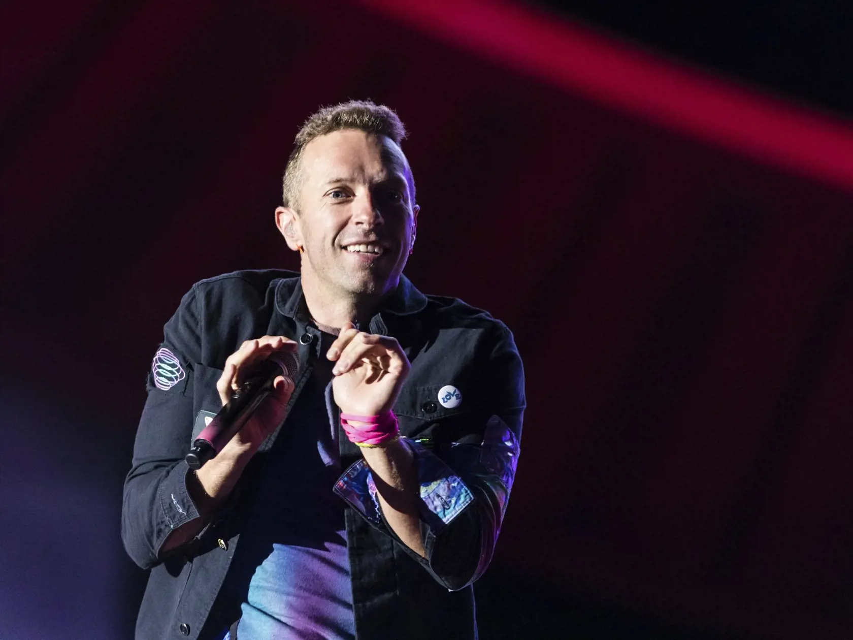 Spevák Chris Martin zo skupiny Coldplay vystupuje počas dvadsaťštyrihodinovej série koncertov po celom svete s názvom Global Citizen Live, ktorá má upozorniť na klimatickú zmenu, nerovnosť v rozdeľovaní vakcín a hladomor
v New Yorku v sobotu 25. septembra 2021.