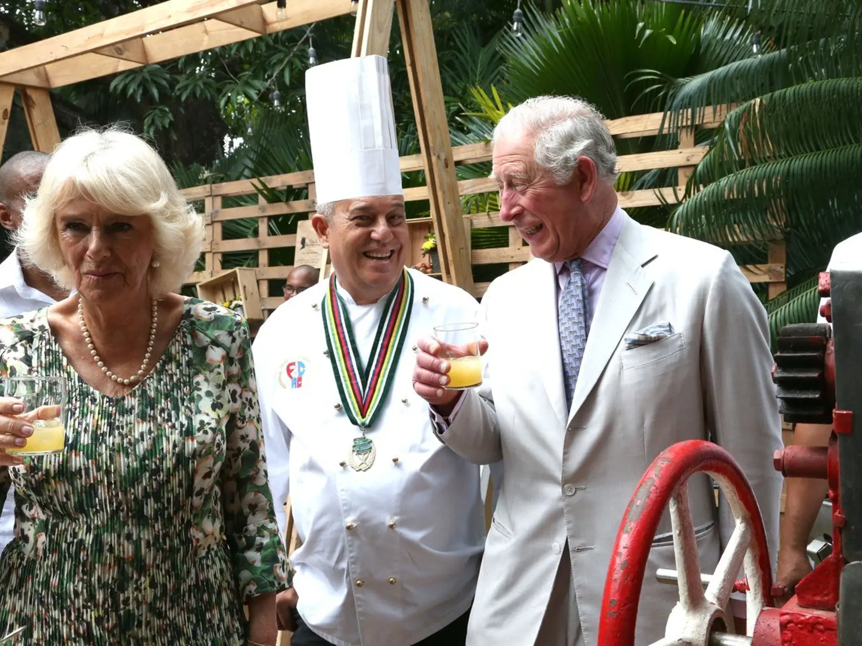 Princ Charles a vojvodkyňa Camilla si na Kube užívali nielen pohostinnosť, ale aj drink mojito.