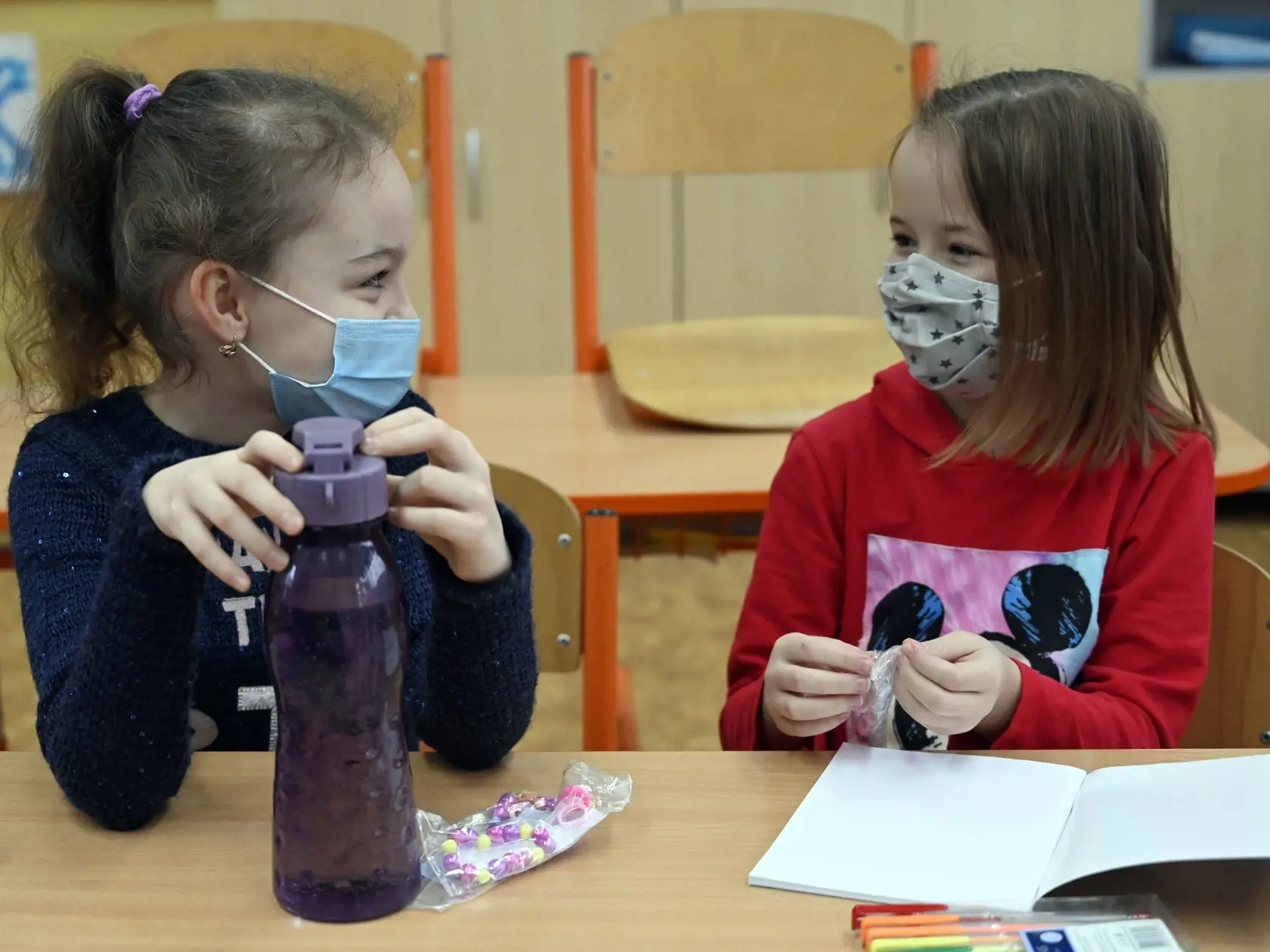 Len málo detí sa učí prezenčne, to môže mať v budúcnosti ďalekosiahle následky.