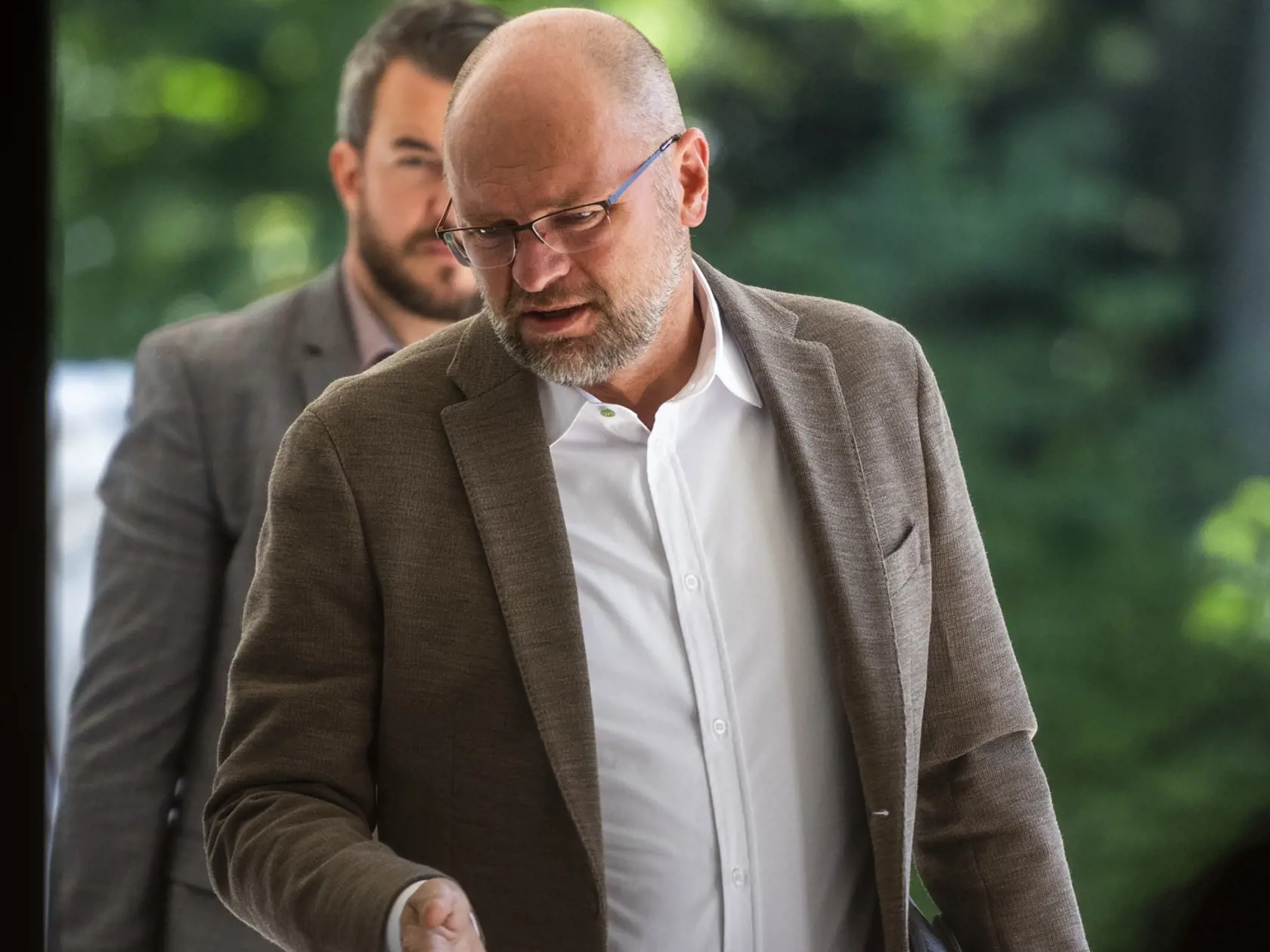 Na snímke minister hospodárstva SR v demisii a prvý podpredseda vlády pre ekonomiku SR Richard Sulík (SaS) prichádza na 100. rokovanie vlády SR o aktuálnej situácii v energetike v Bratislave 2. septembra 2022.