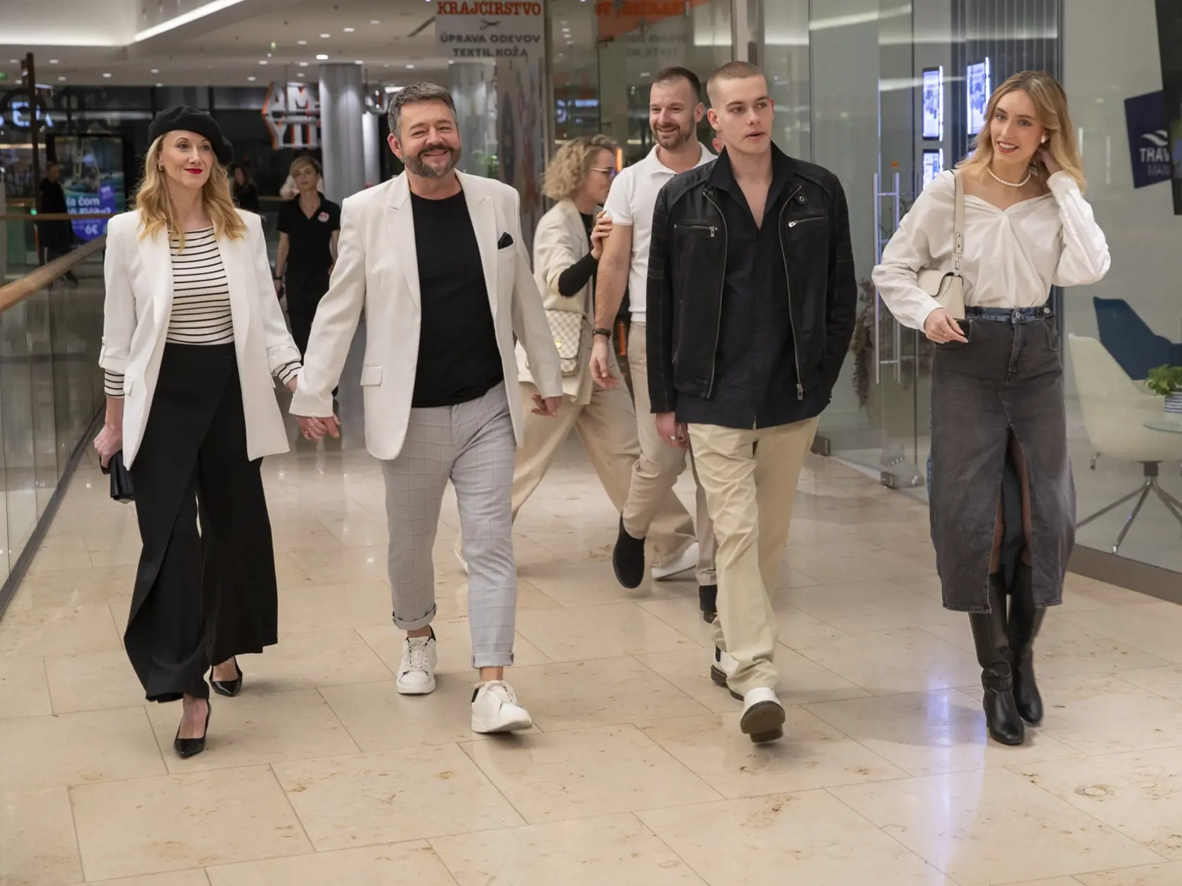 Na snímke je premiéra seriálu televízie JOJ Iveta 2, Kráska z Trebišova je späť.
Michal Hudák s partnerkou.
