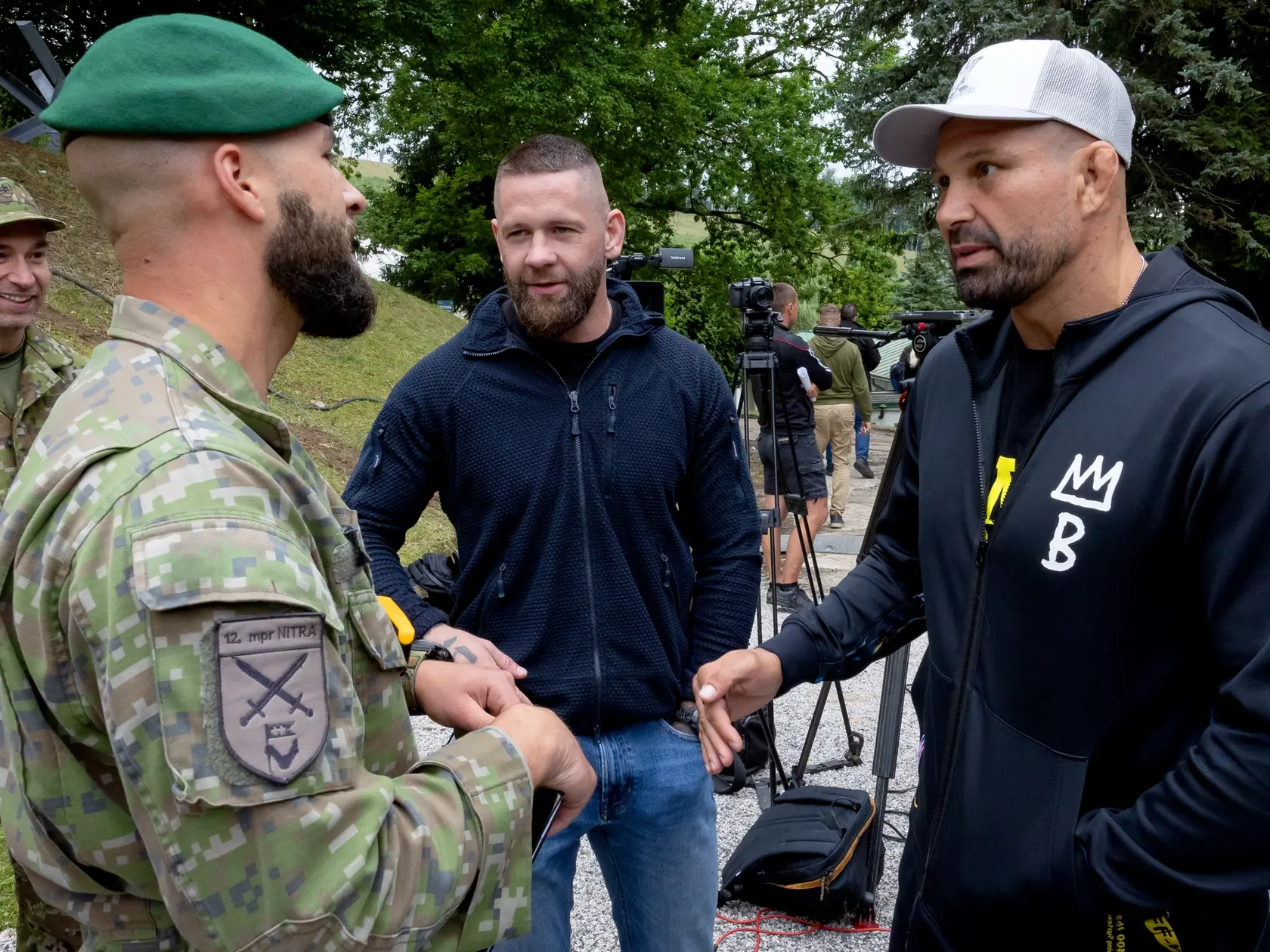 Národné obranné sily - nástup účasntíkov prvého dvojtýždňového turnusu, ktorého sa zúčastnil aj prezident Slovenskej republiky Peter Pellegrini a minister vnútra SR Robert Kaliňák. Na snímke sú zápasníci MMA Attila Végh a Vlasto Čepo.