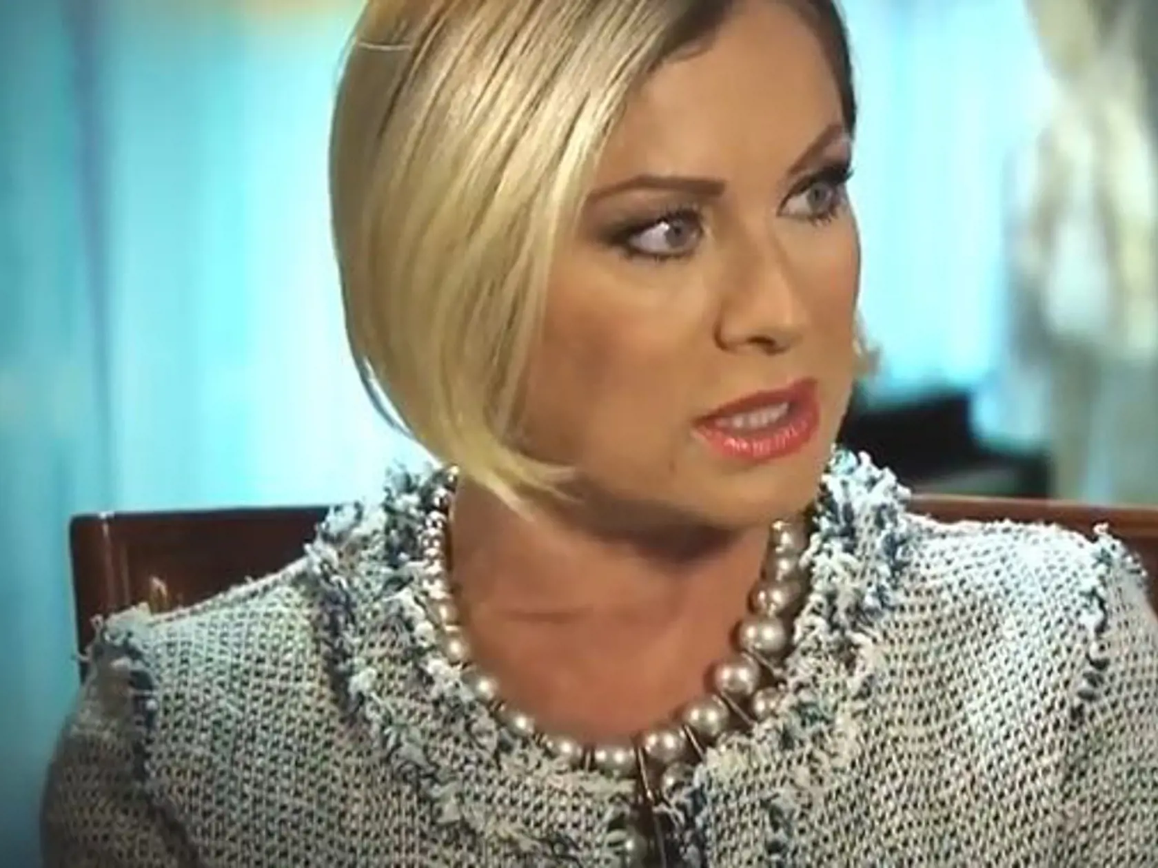 Leticia Calderón ako blond. Pristalo jej to aj tak.