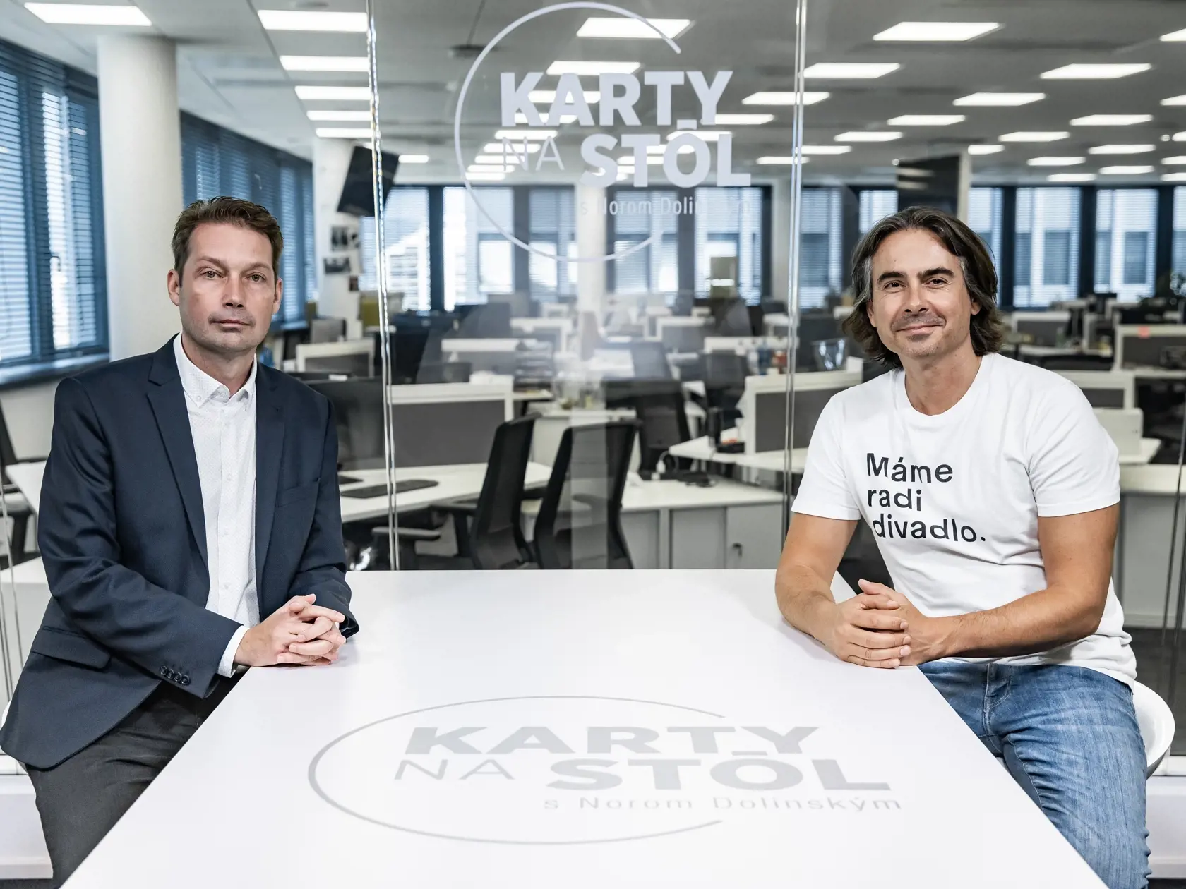 Diskusná relácia “Karty na stôl”, ktorej hosťom bol Matej Drlička, bývalý riaditeľ SND.