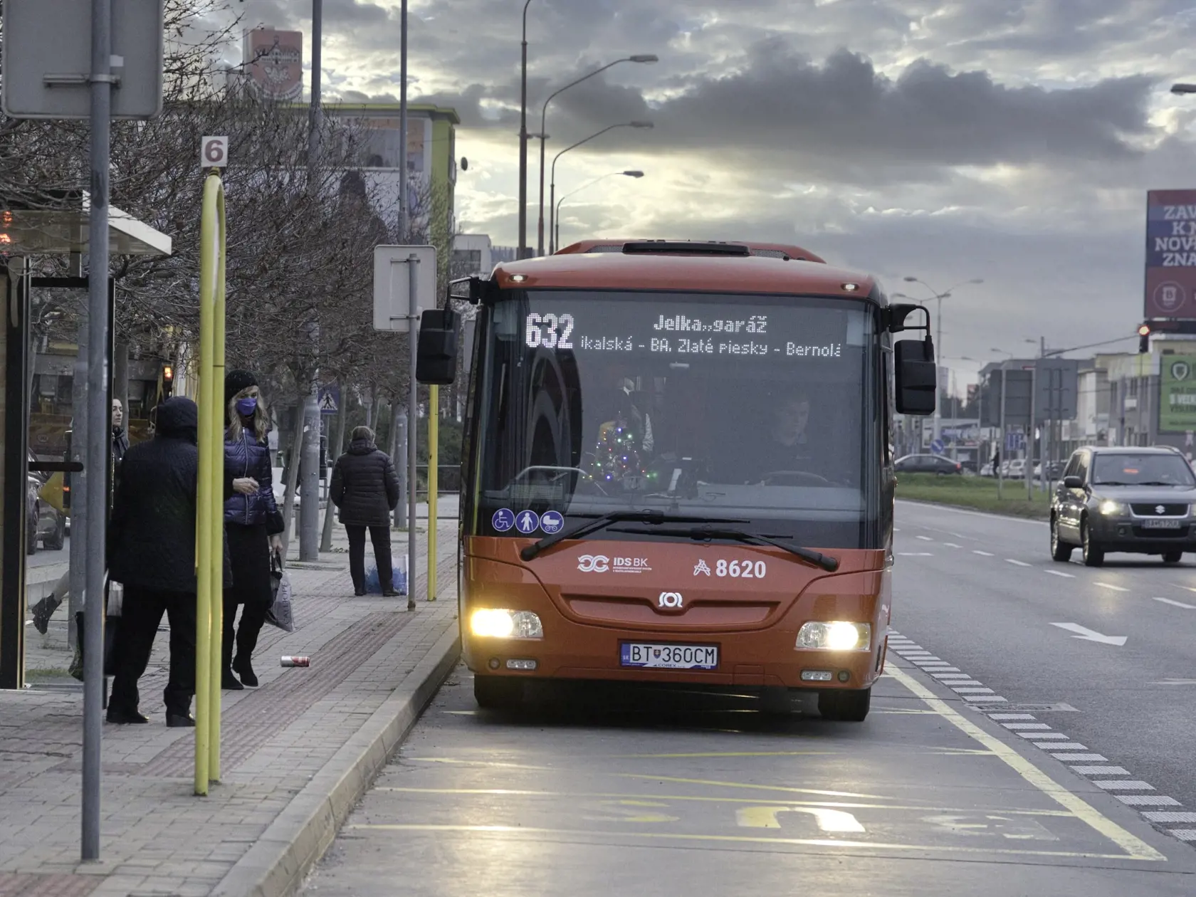 Ako uviedol Peter Stach, skupina Arriva, prevádzkujúca autobusovú dopravu, má skúsenosť s jednotným cestovným lístkom napríklad z Holandska. „Tá potvrdzuje, že ide o funkčné riešenie, z ktorého majú cestujúci úžitok,“ dodal.