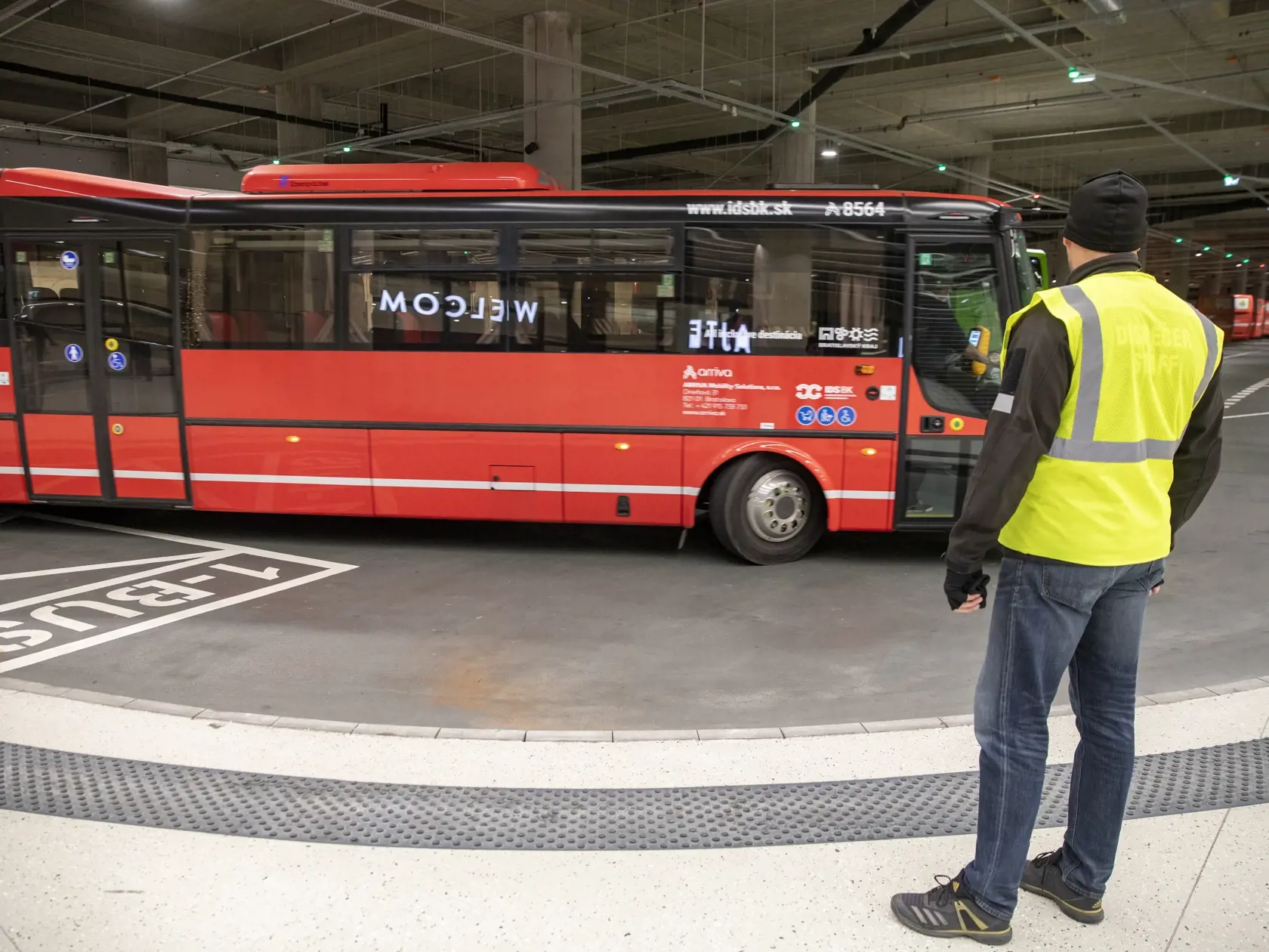 Ako uviedol Peter Stach, skupina Arriva, prevádzkujúca autobusovú dopravu, má skúsenosť s jednotným cestovným lístkom napríklad z Holandska. „Tá potvrdzuje, že ide o funkčné riešenie, z ktorého majú cestujúci úžitok,“ dodal.
