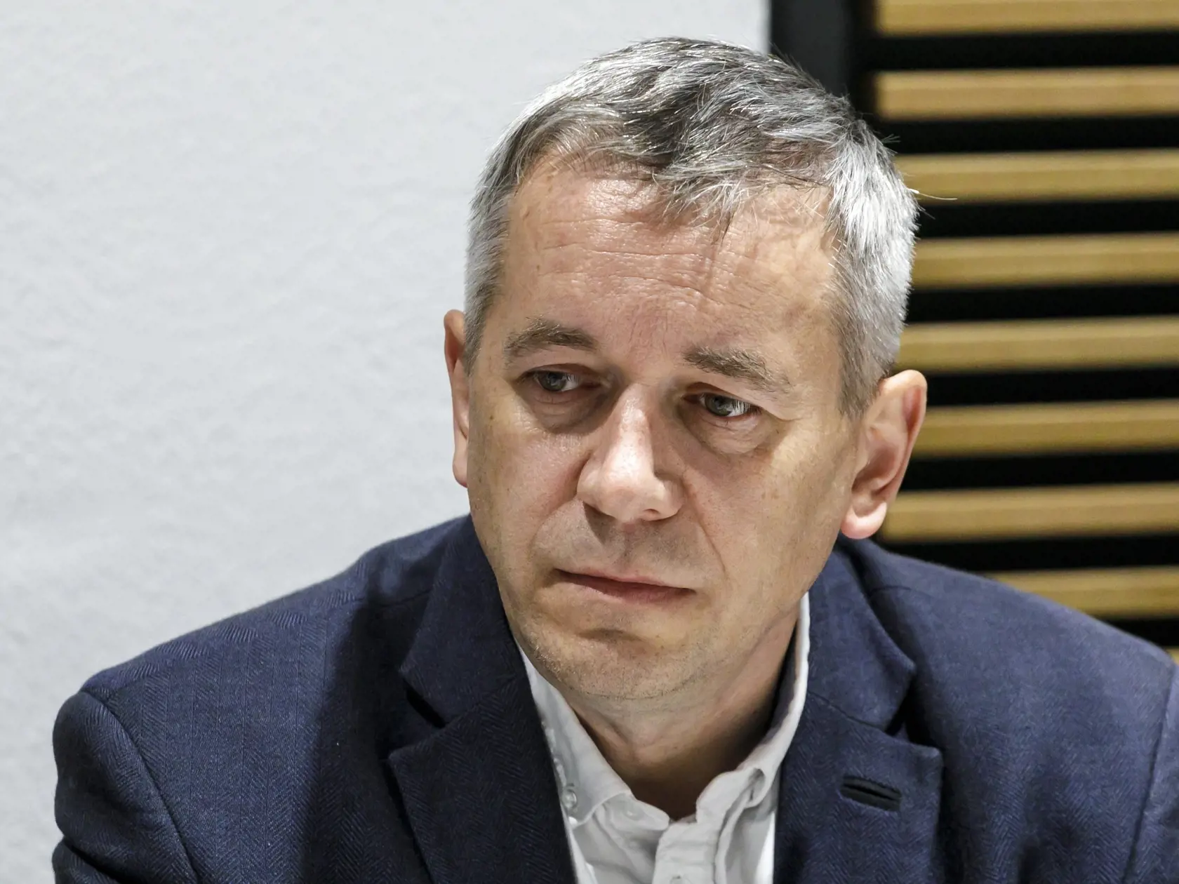 Na snímke výkonný riaditeľ Zväzu výrobcov cementu (ZVC) SR Rudolf Mackovič  počas stretnutia Republikovej únie zamestnávateľov s médiami na tému Energetická kríza.