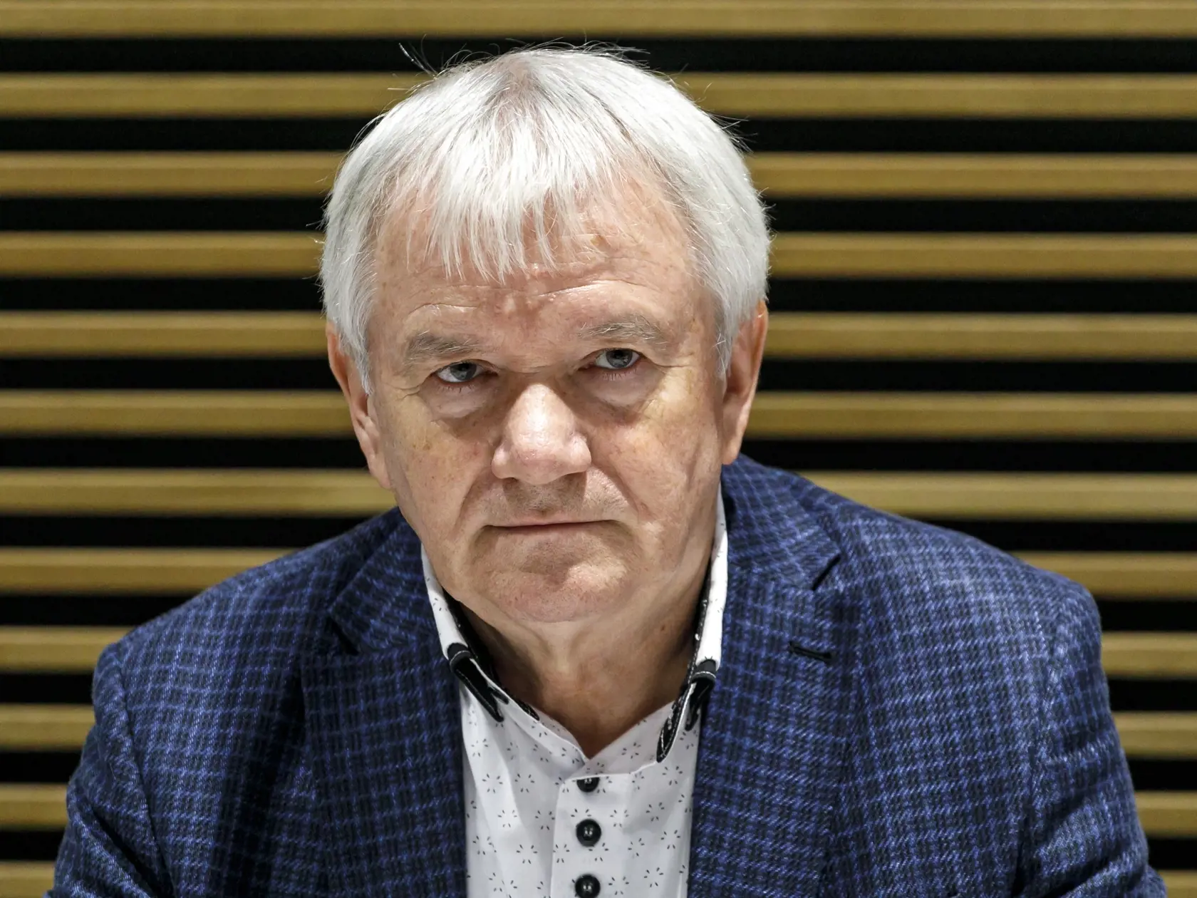 Predseda predstavenstva Slovenského zväzu výrobcov tepla (SZVT) Stanislav Janiš: Hrozí rast cien tepla až o 140 % „To sú domácnosti, ale aj školy, škôlky, nemocnice. Tí keď nám prestanú platiť, my prestaneme platiť za dodávky palív a mestá a obce budú musieť vyhlasovať núdzové stavy v zásobovaní teplom.“
