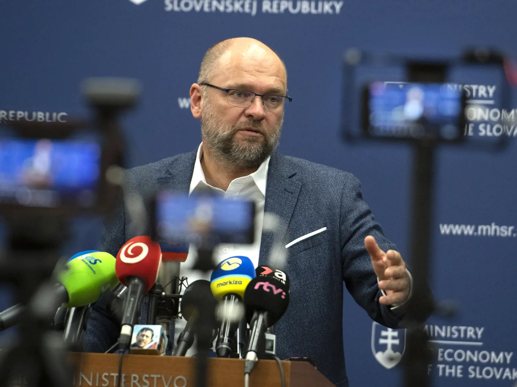 Na snímke minister hospodárstva SR Richard Sulík (SaS) počas tlačovej konferencie k preprave ropy ropovodom Družba v Bratislave v stredu 10. augusta 2022. FOTO TASR - Pavel Neubauer