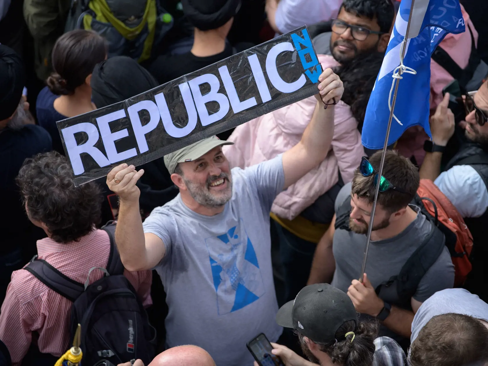V septembri minulého roka kampaňová skupina Republic rozmiestnila po celom Walese billboardy s odkazom: "Wales nepotrebuje princa."