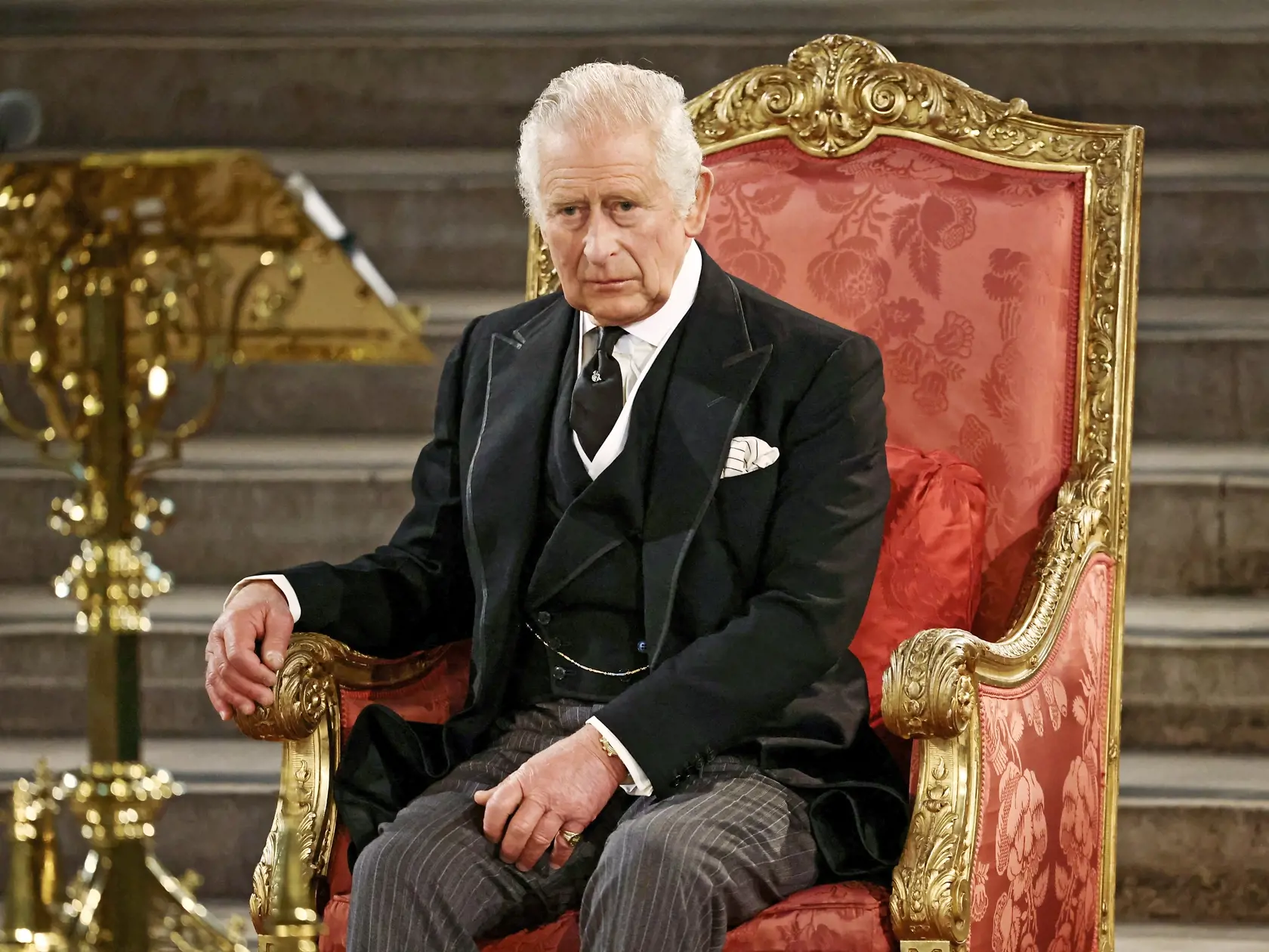 Z princa Charlesa je oficiálne kráľ Karol III.