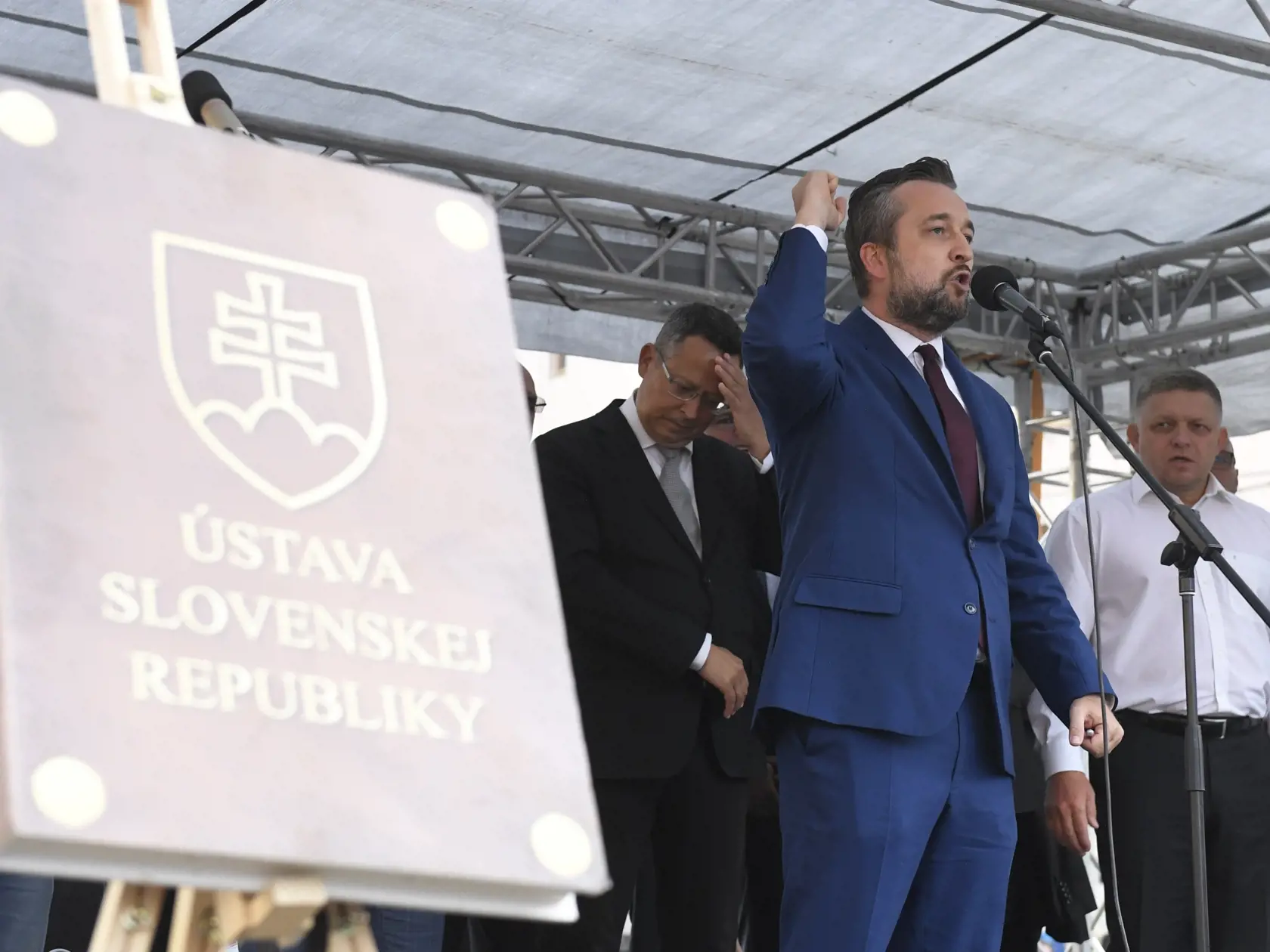 Na snímke Ľuboš Blaha (Smer-SD) počas príhovoru na protivládnom proteste na Hlavnej ulici v Košiciach 1. septembra 2022.