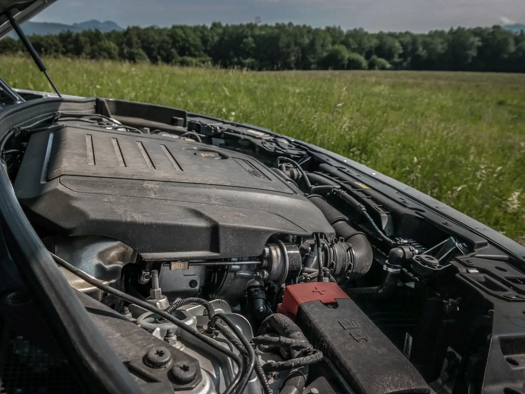 Land Rover Range Rover Velar SE D240 8AT