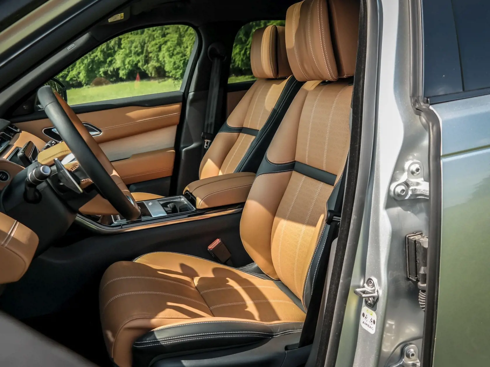 Land Rover Range Rover Velar SE D240 8AT