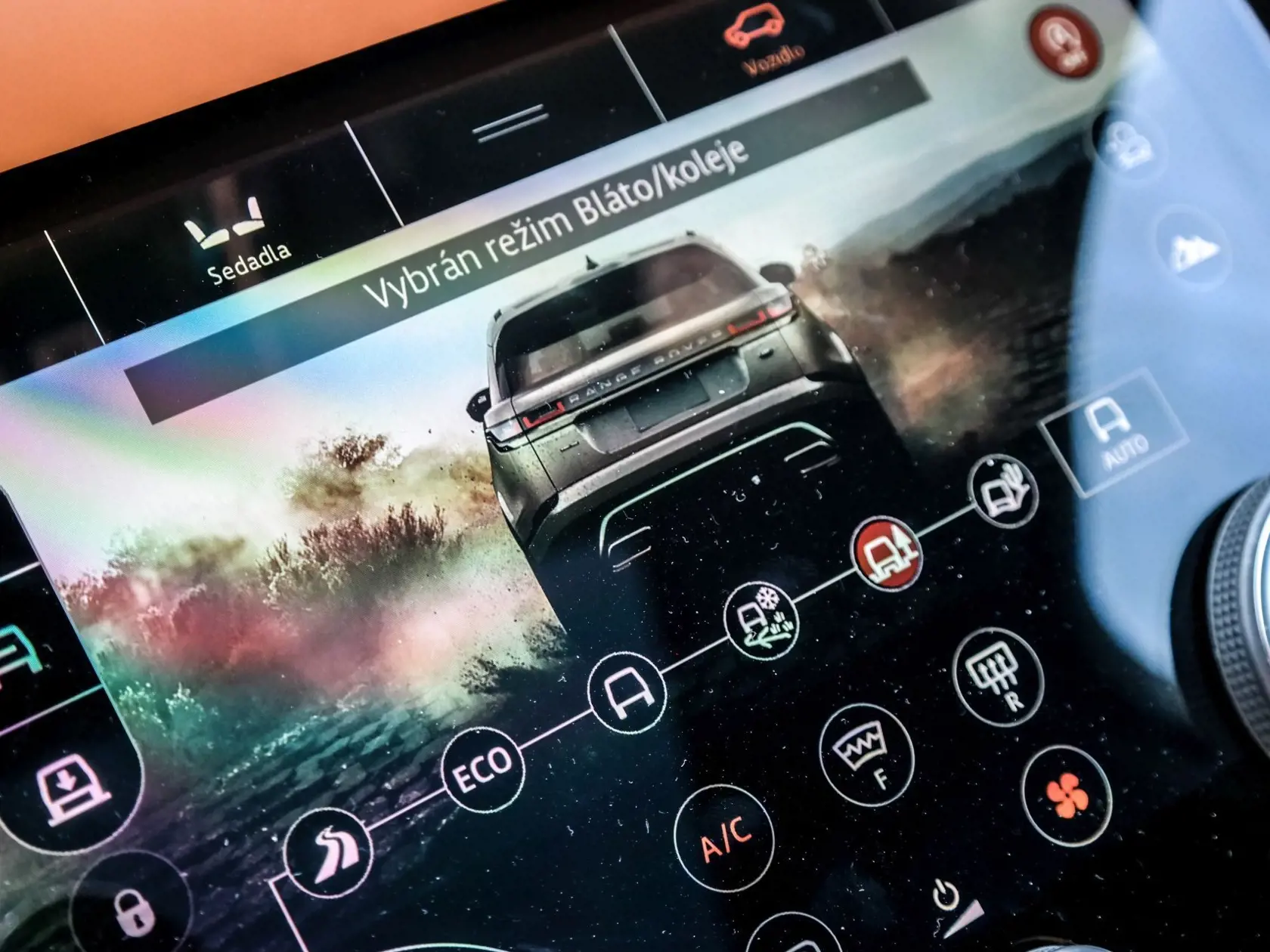 Land Rover Range Rover Velar SE D240 8AT