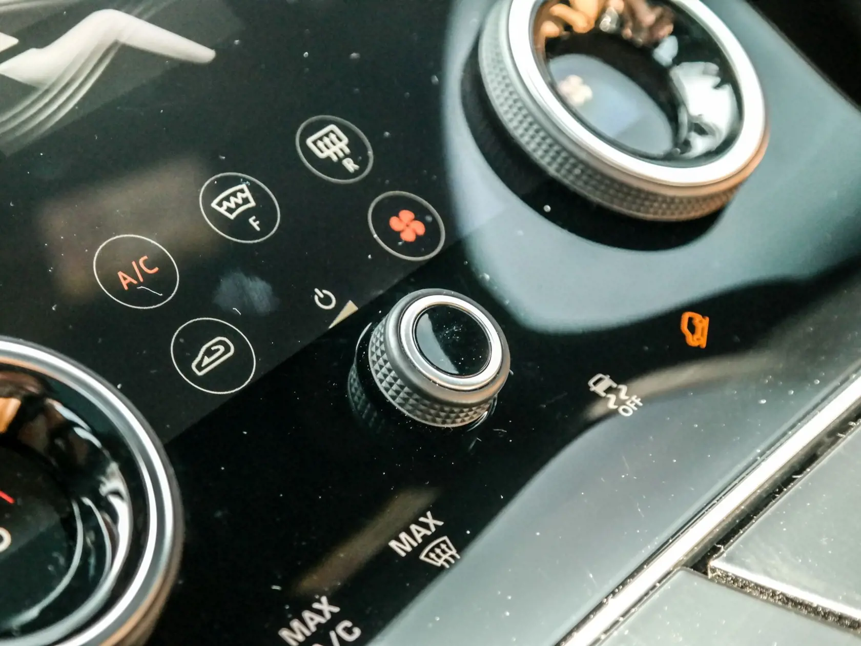 Land Rover Range Rover Velar SE D240 8AT