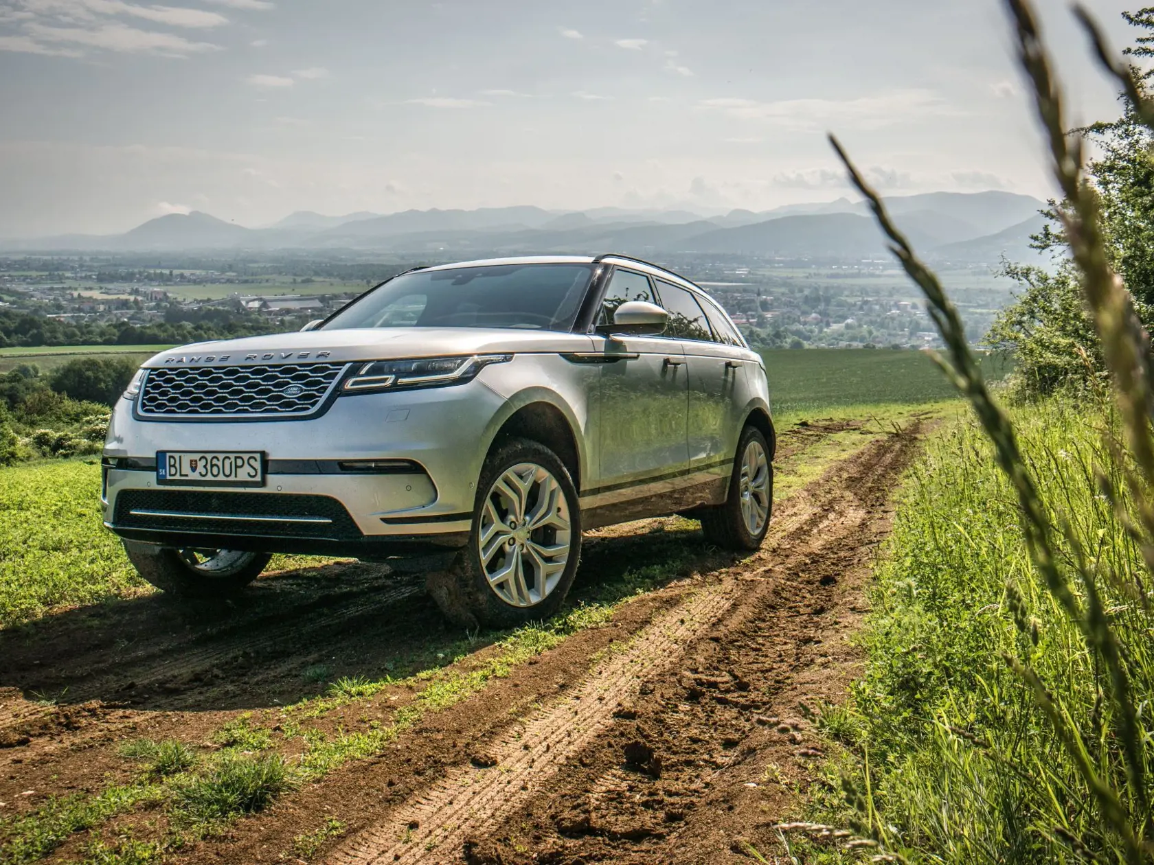 Land Rover Range Rover Velar SE D240 8AT