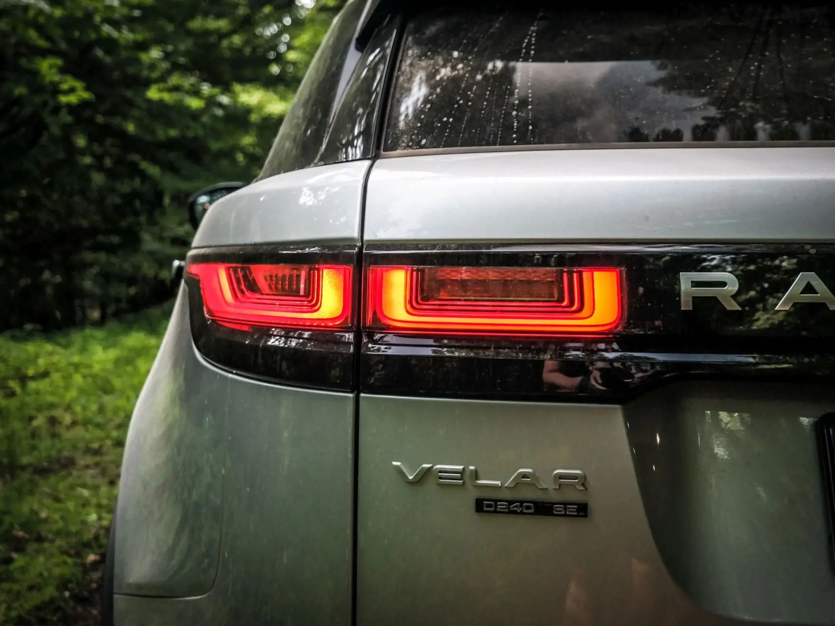 Land Rover Range Rover Velar SE D240 8AT