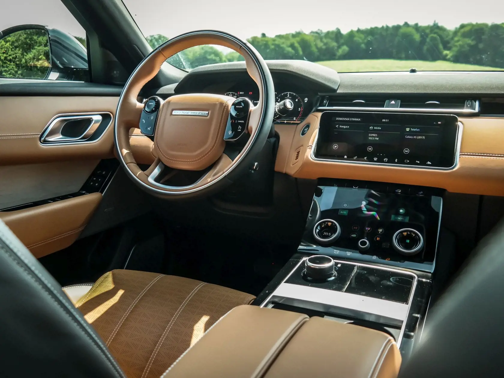Land Rover Range Rover Velar SE D240 8AT