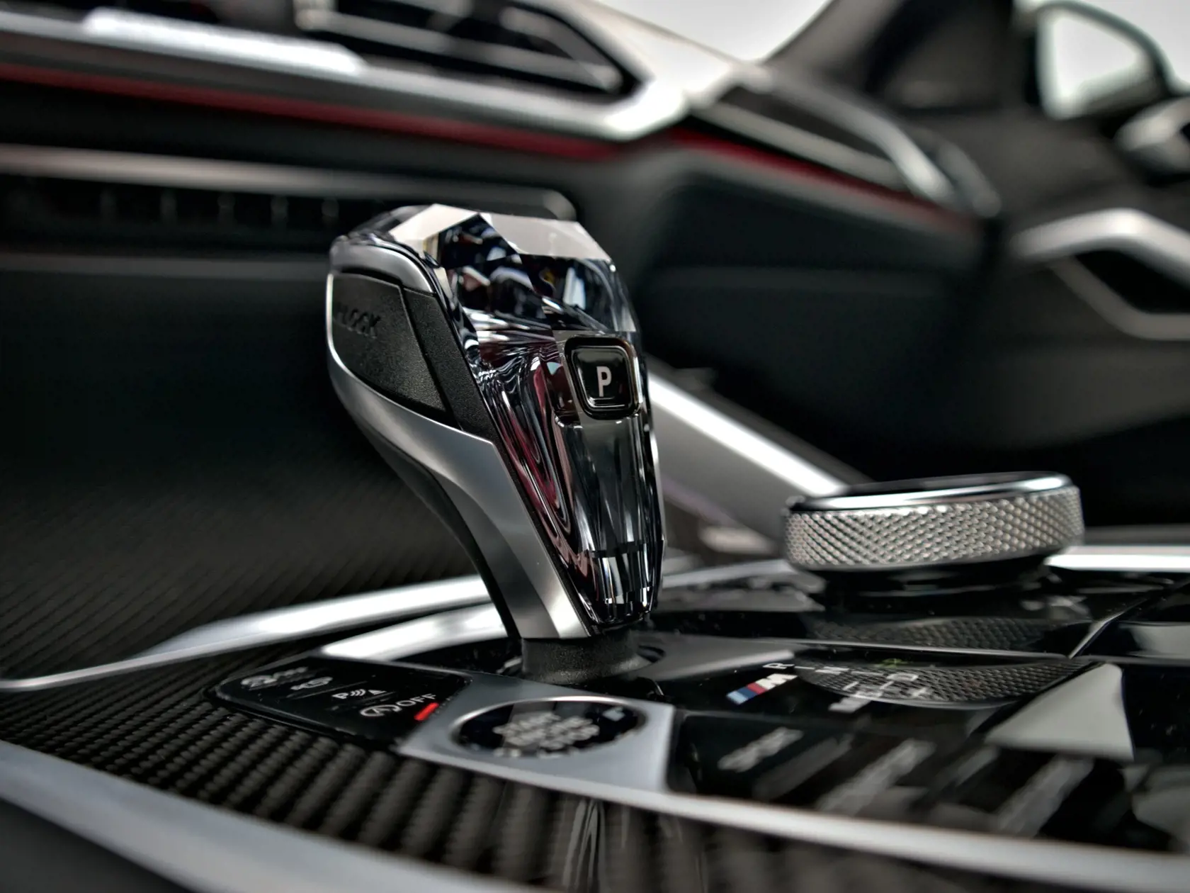 BMW X6 M50i.