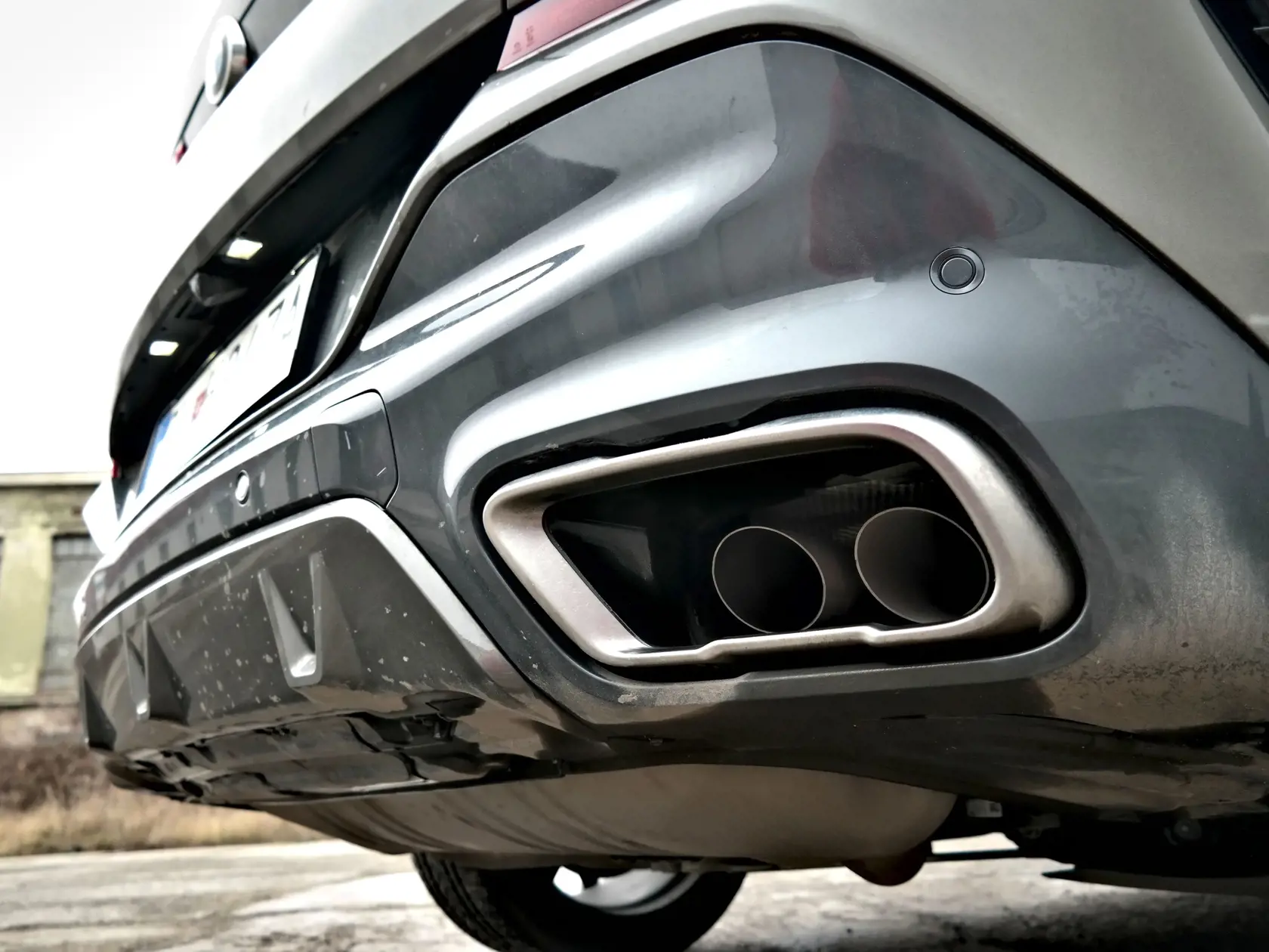 BMW X6 M50i.