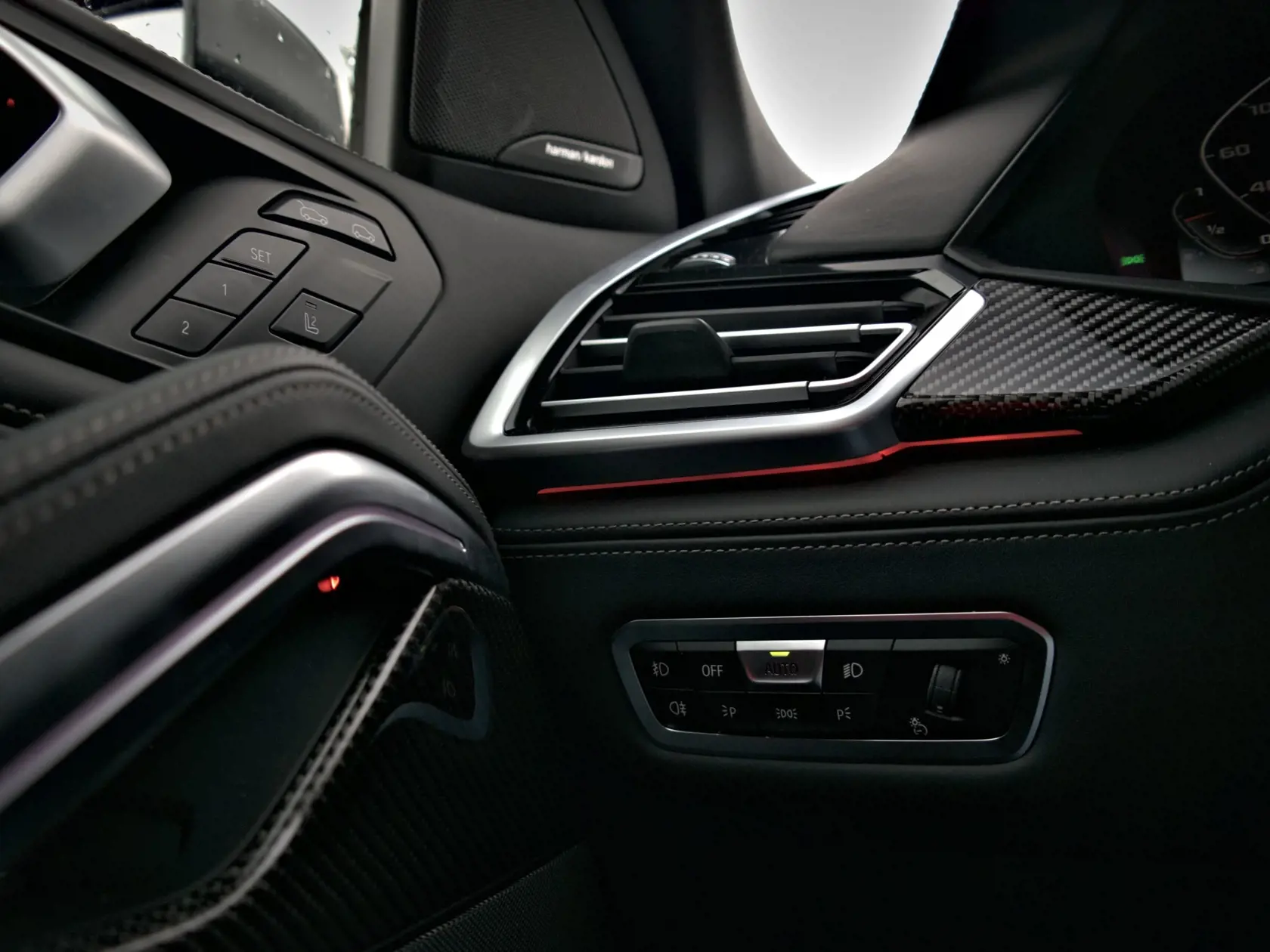 BMW X6 M50i.