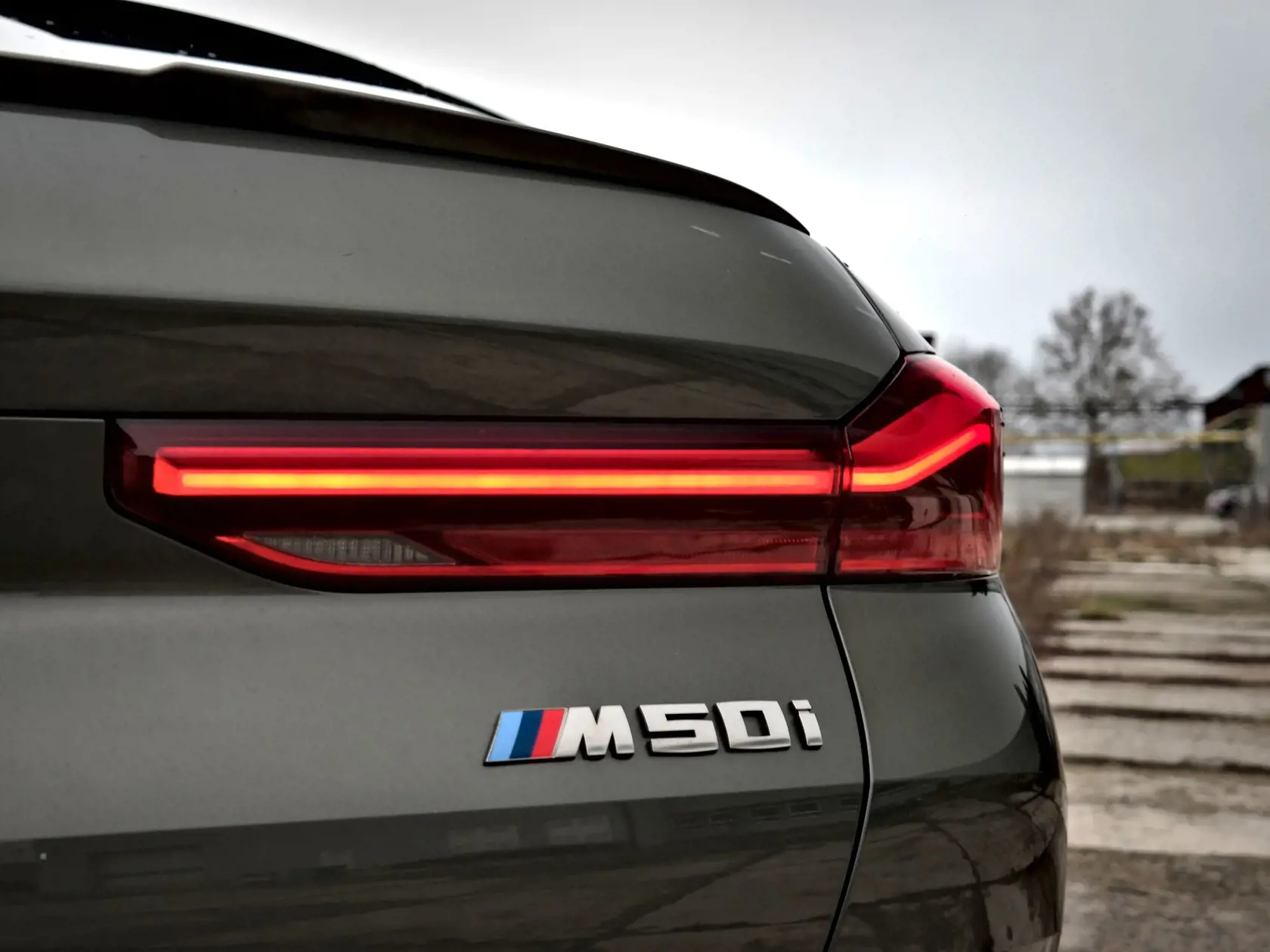 BMW X6 M50i.