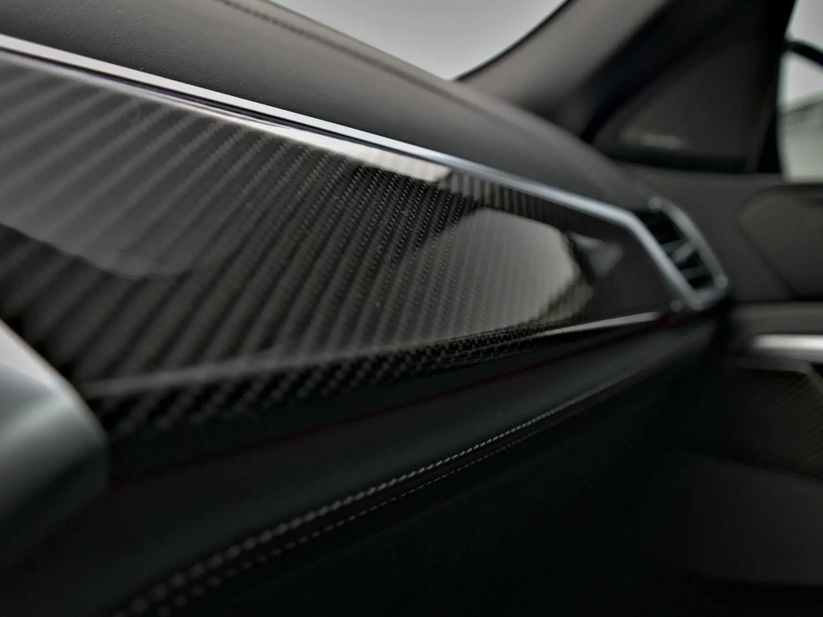 BMW X6 M50i.