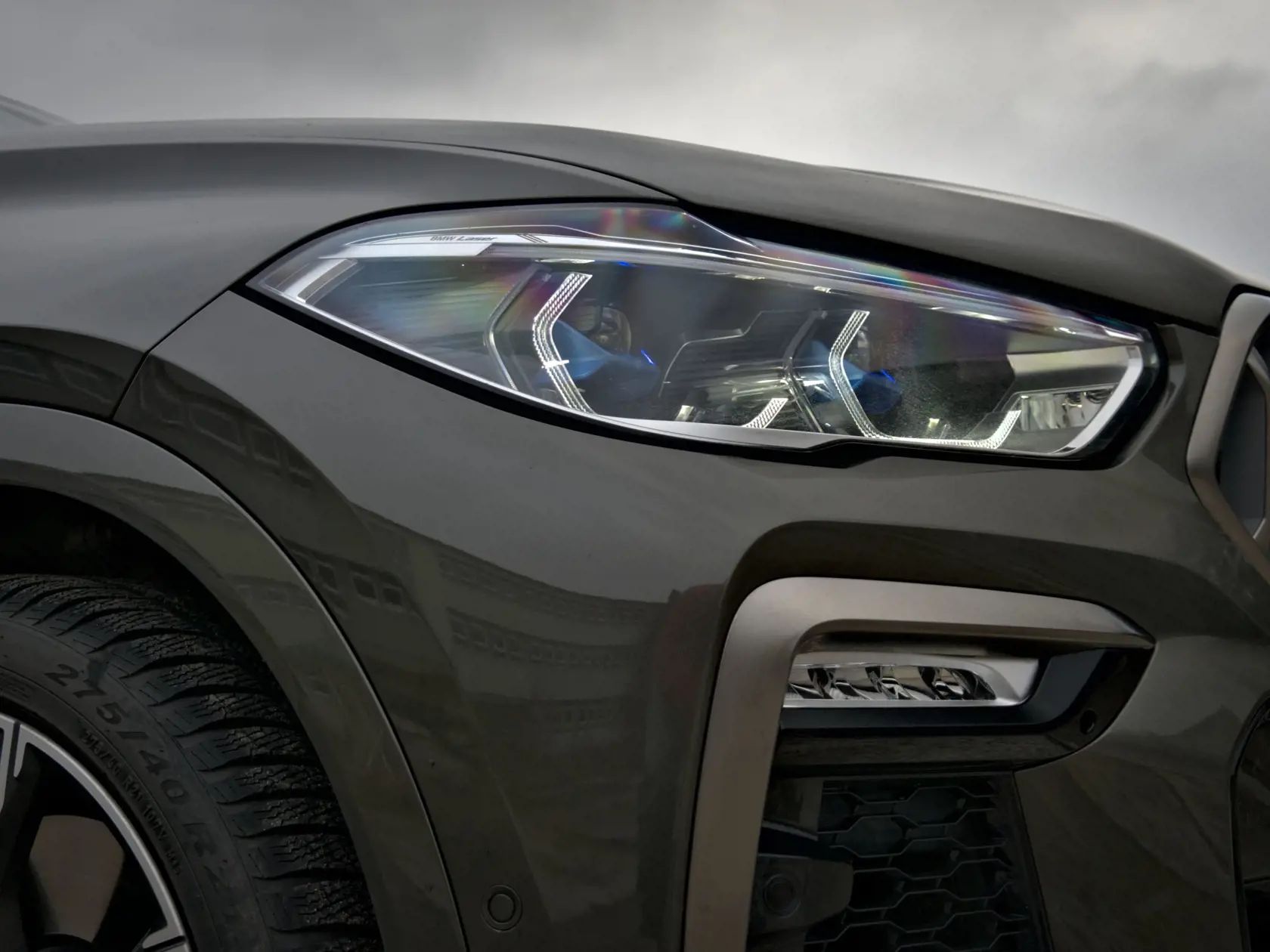 BMW X6 M50i.