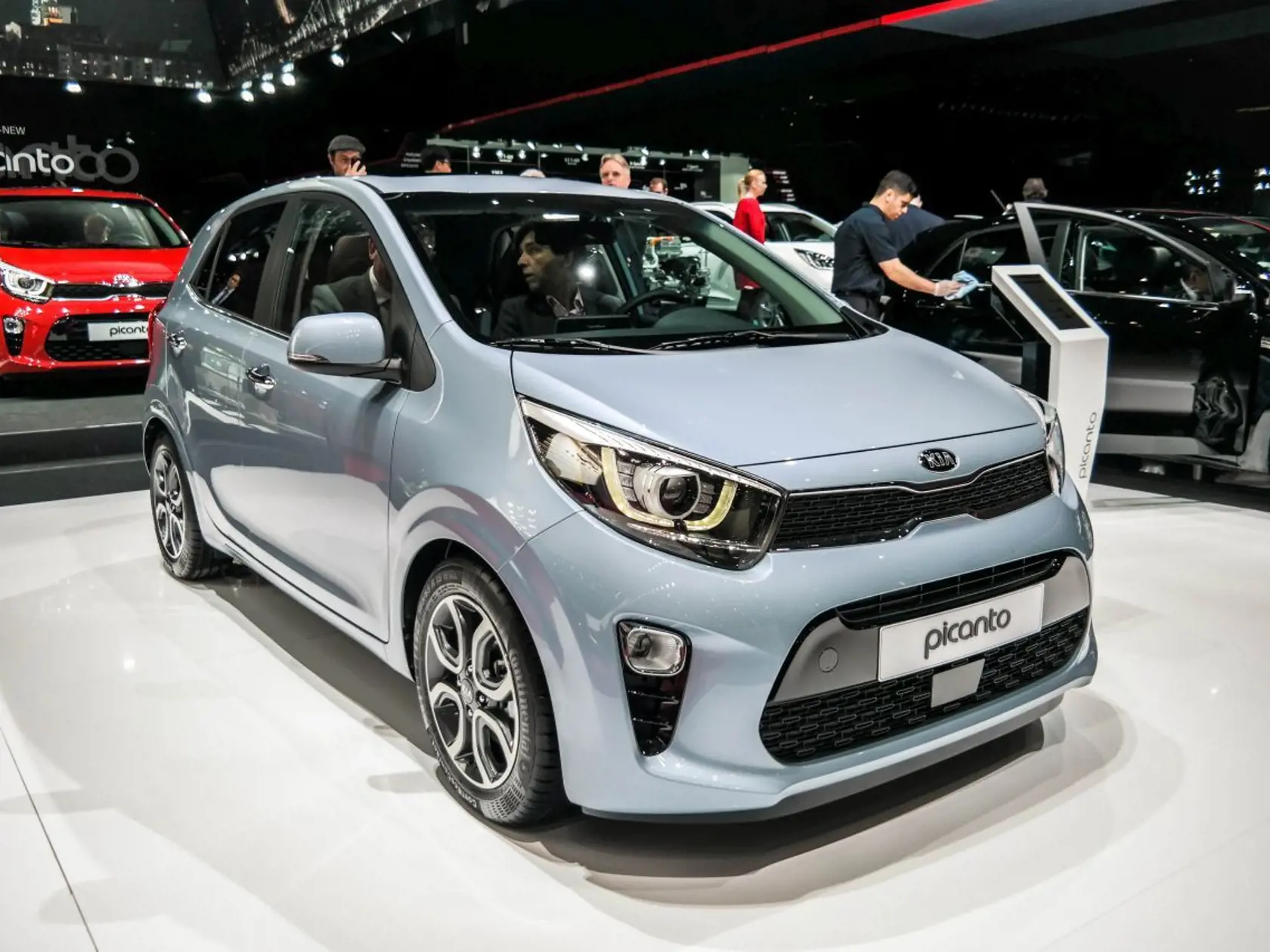 Kia Picanto pôsobí aj napriek proporciám typickým pre segment A pomerne príťažlivo
