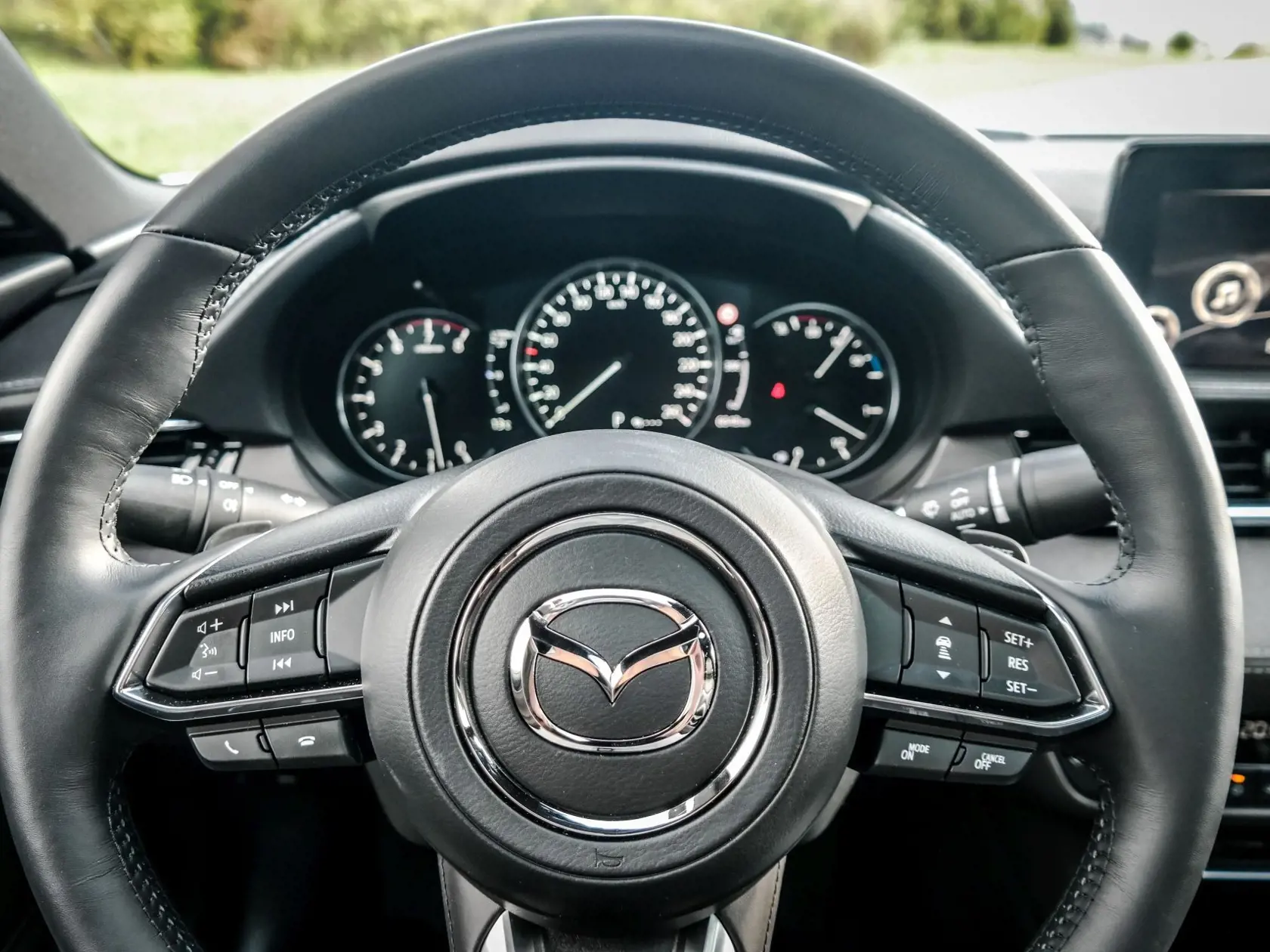 Mazda6 2.5i AT Takumi Plus