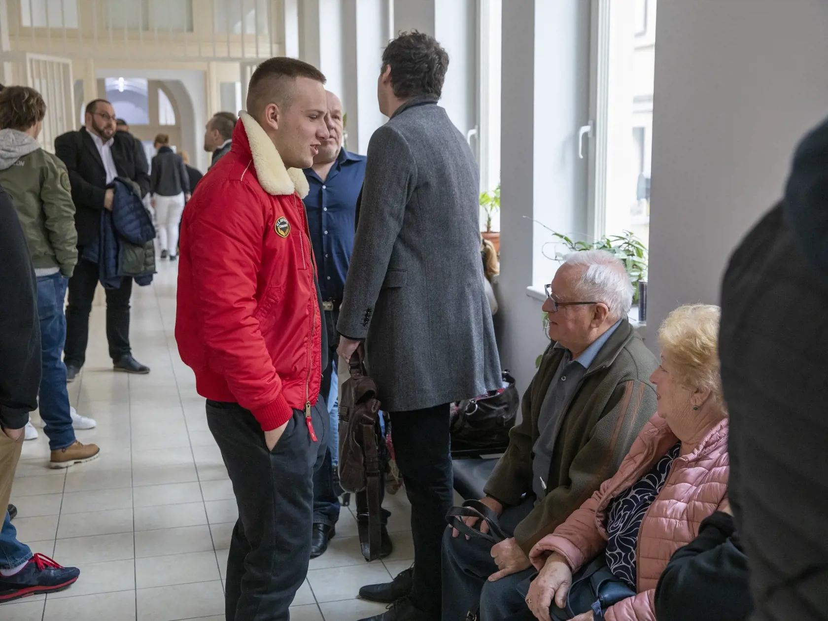 Na snímke je  súd s,, mastičkárom “ Josefom Šípošom. Na súd chodia aj jeho podporovatelia.