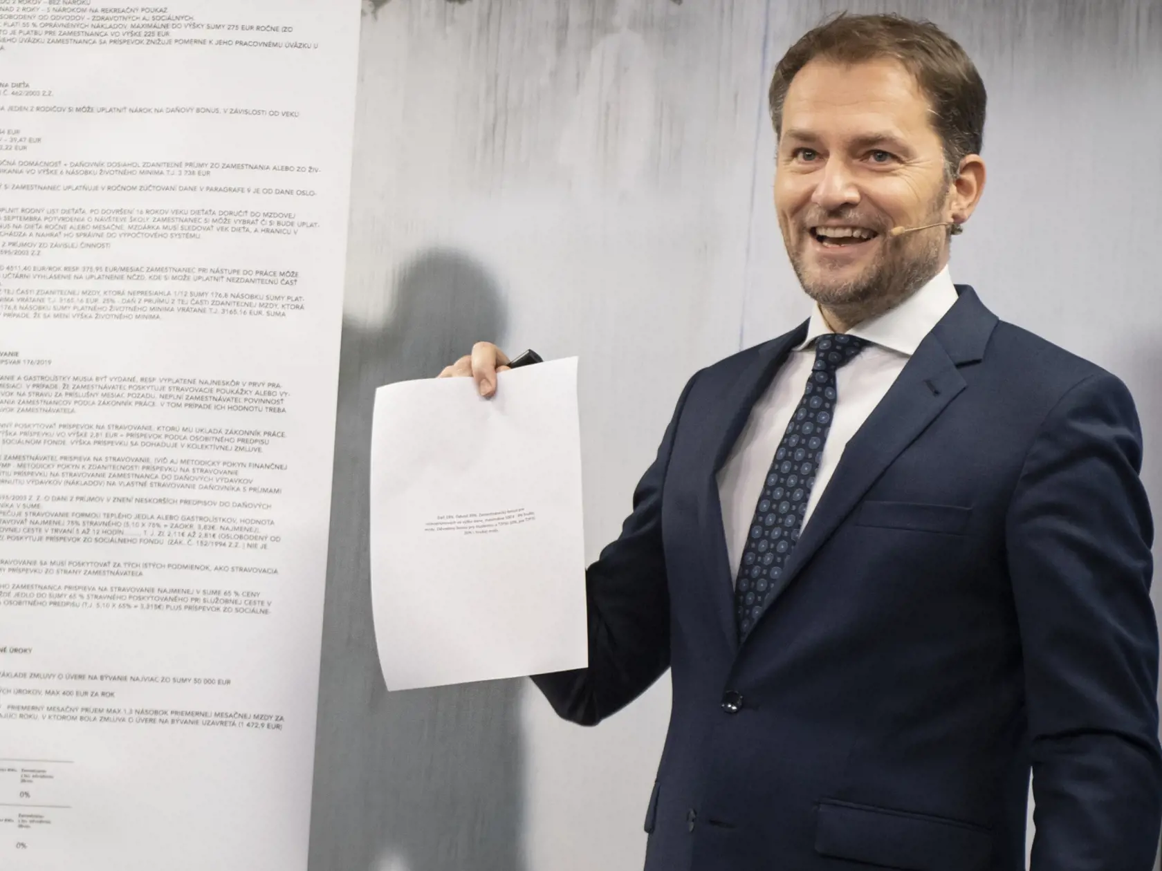 Na snímke minister financií SR Igor Matovič počas predstavovania zdaňovania práce 15. novembra 2021 v Bratislave.