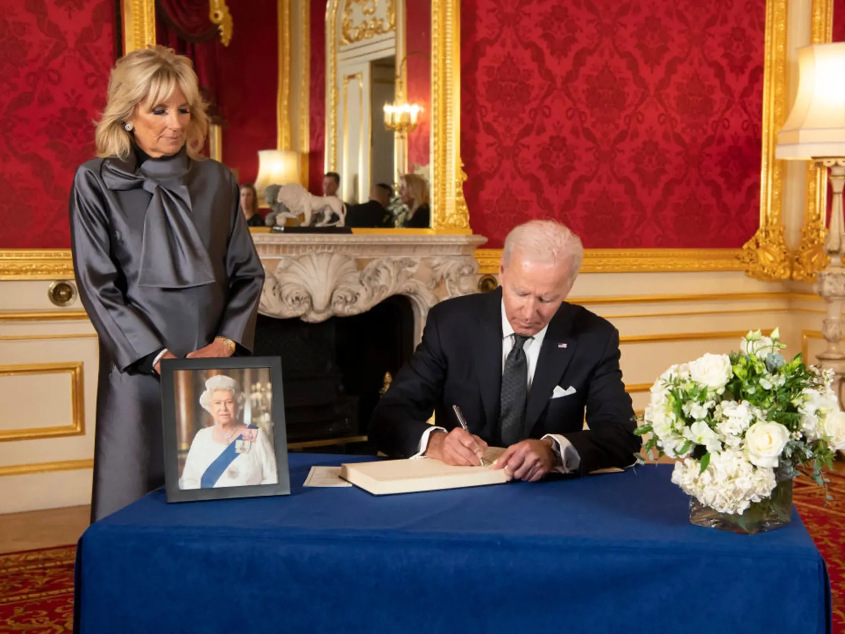 Na pohreb kráľovnej Alžbety II. v Londýne prišli politickí lídri, monarchovia aj zástupcovia diplomatických delegácií z celého sveta. Na snímke prezident USA Joe Biden.