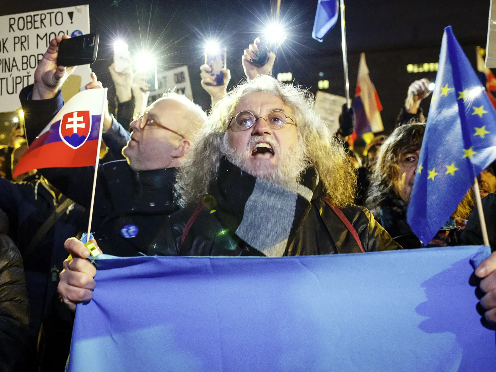 Protestné zhromaždenie na bratislavskom Námestí slobody organizované občianskym združením Mier Ukrajine.