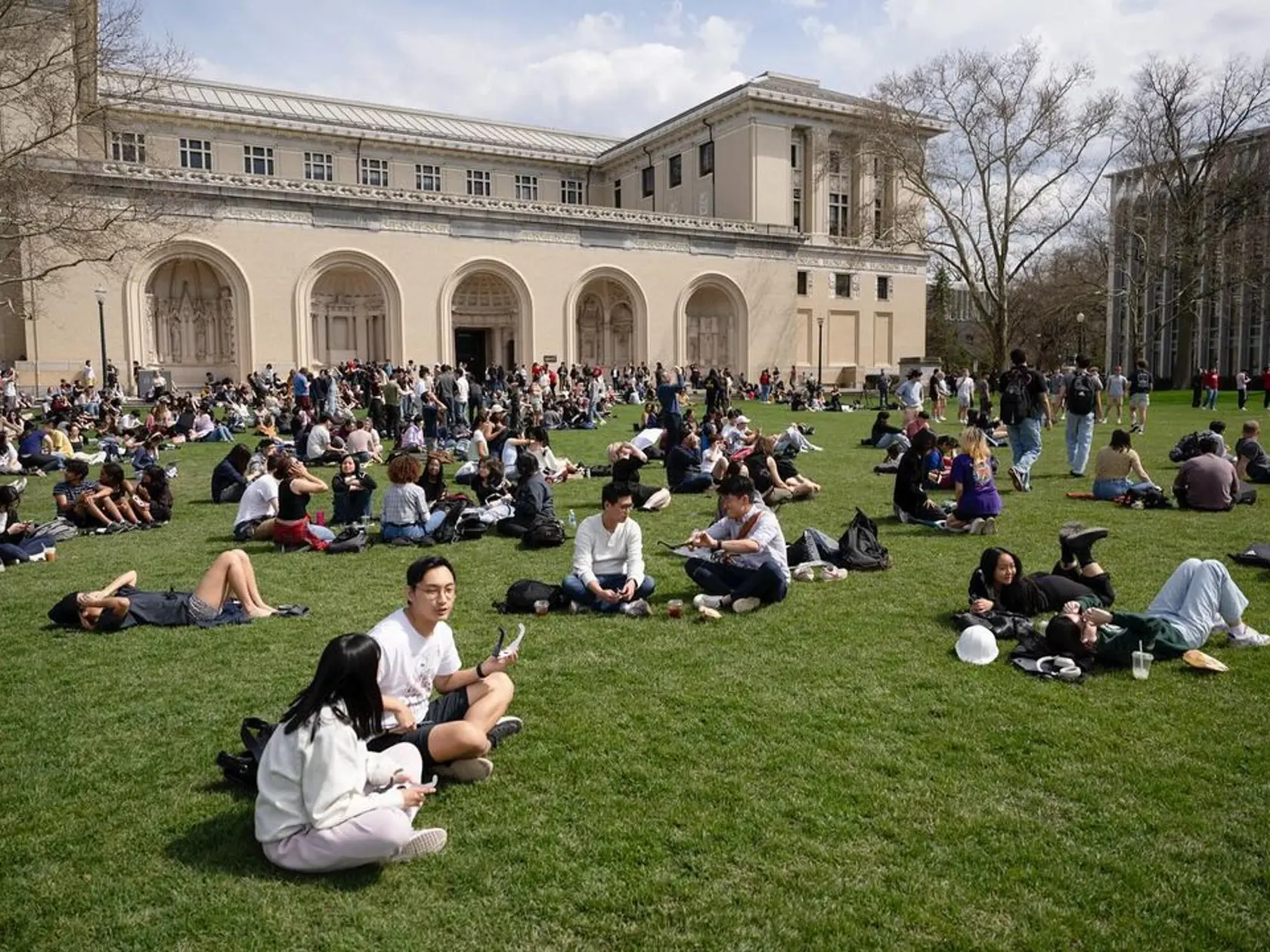 Medzi študentov Carnegie Mellon University sa zaradí aj Suri.