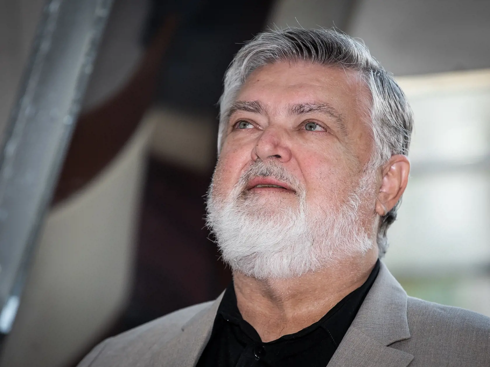 Peter Dvorský.