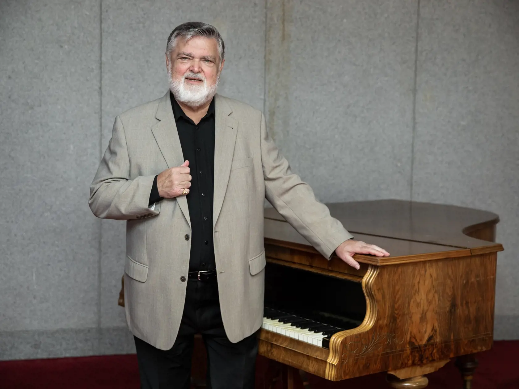 Na snímke Peter Dvorský.