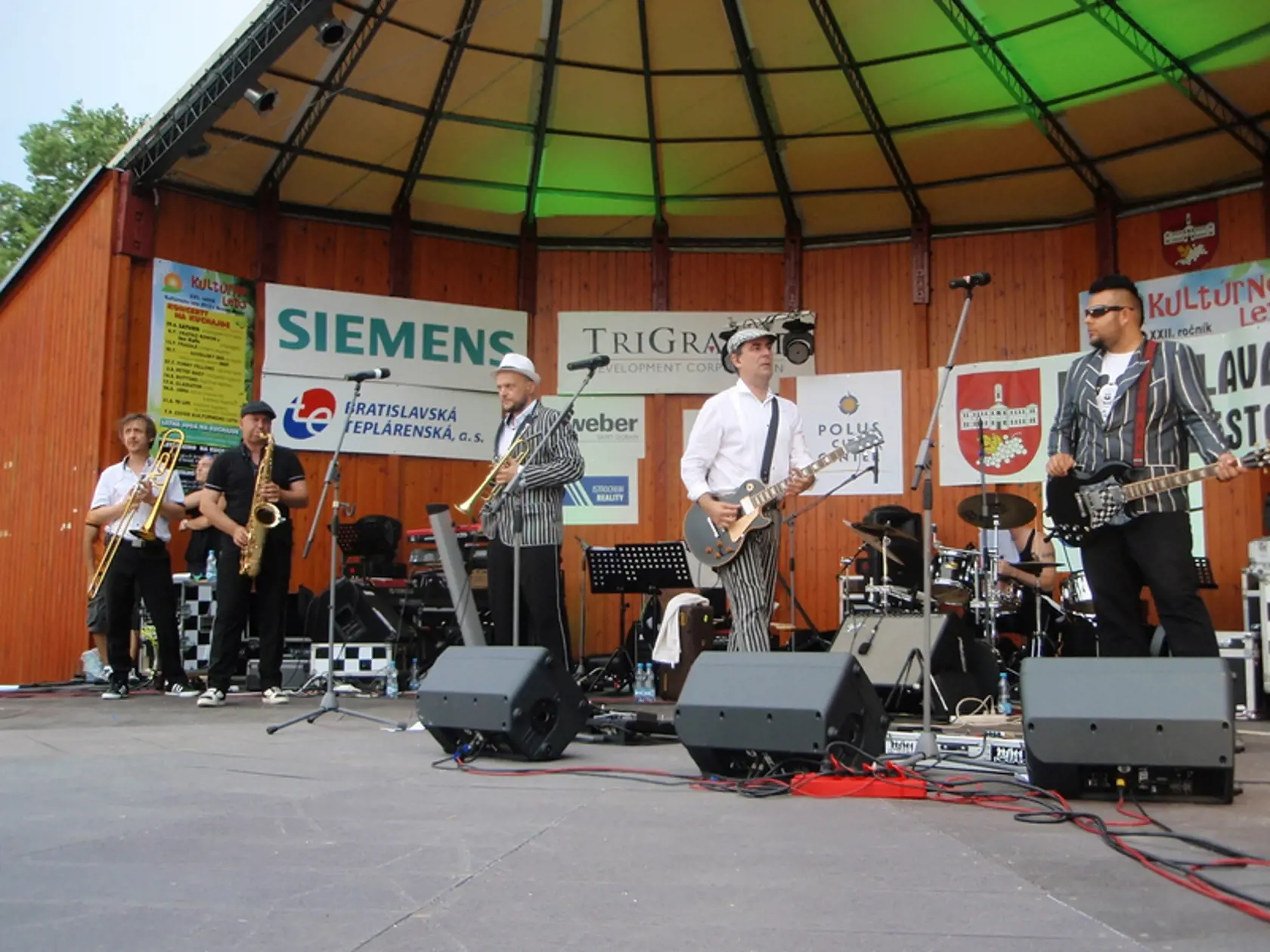 Koncert kapely Polemic na jazere Kuchajda roztancoval všetky vekové kategórie.