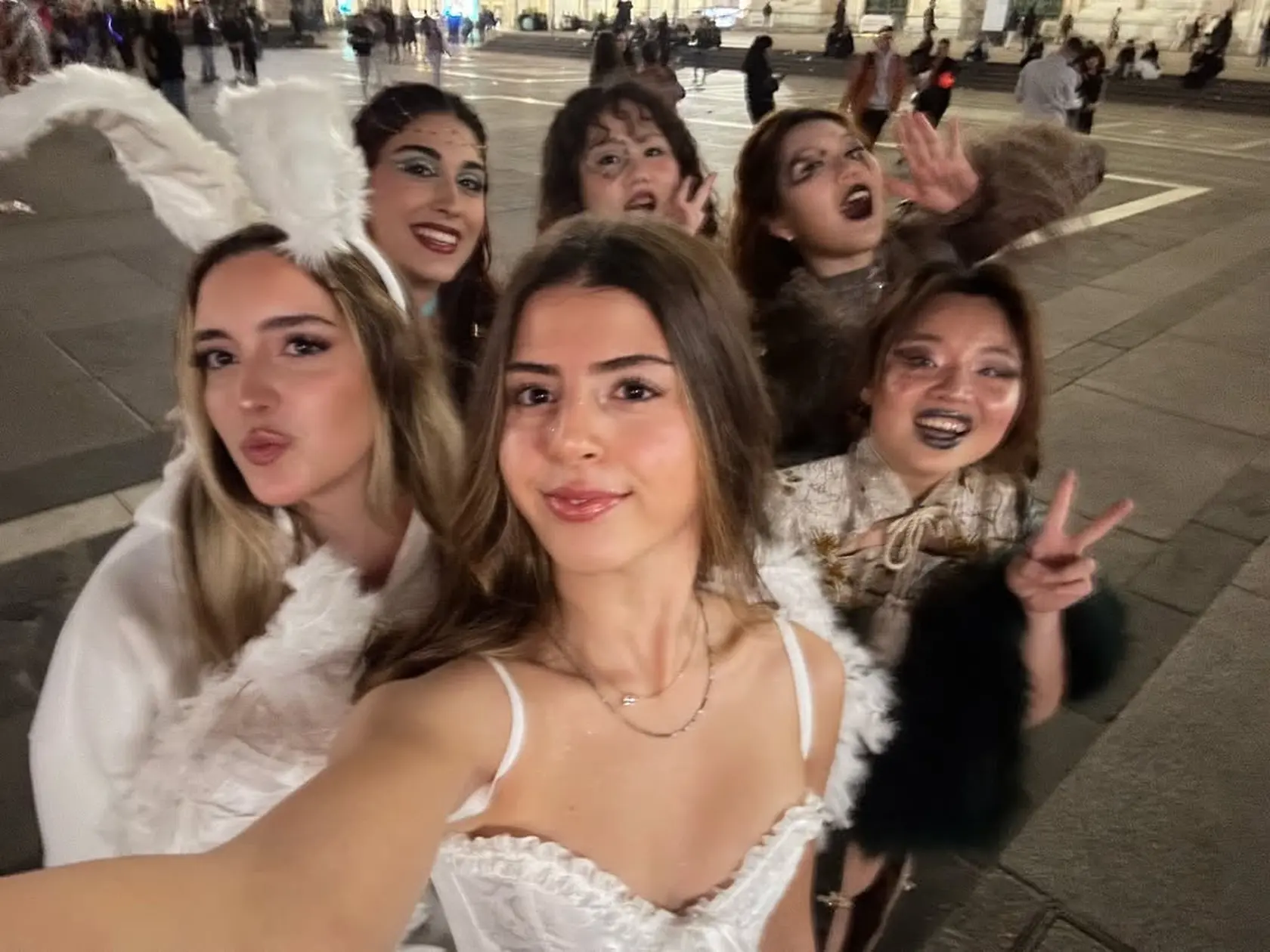 Zeynep Selimoglu alias Kiraz Elibol hrala malé dievčatko, ktoré ale v druhej sérii výrazne podrástlo. No dnes má 18 rokov a sotva by ste ju spoznali.