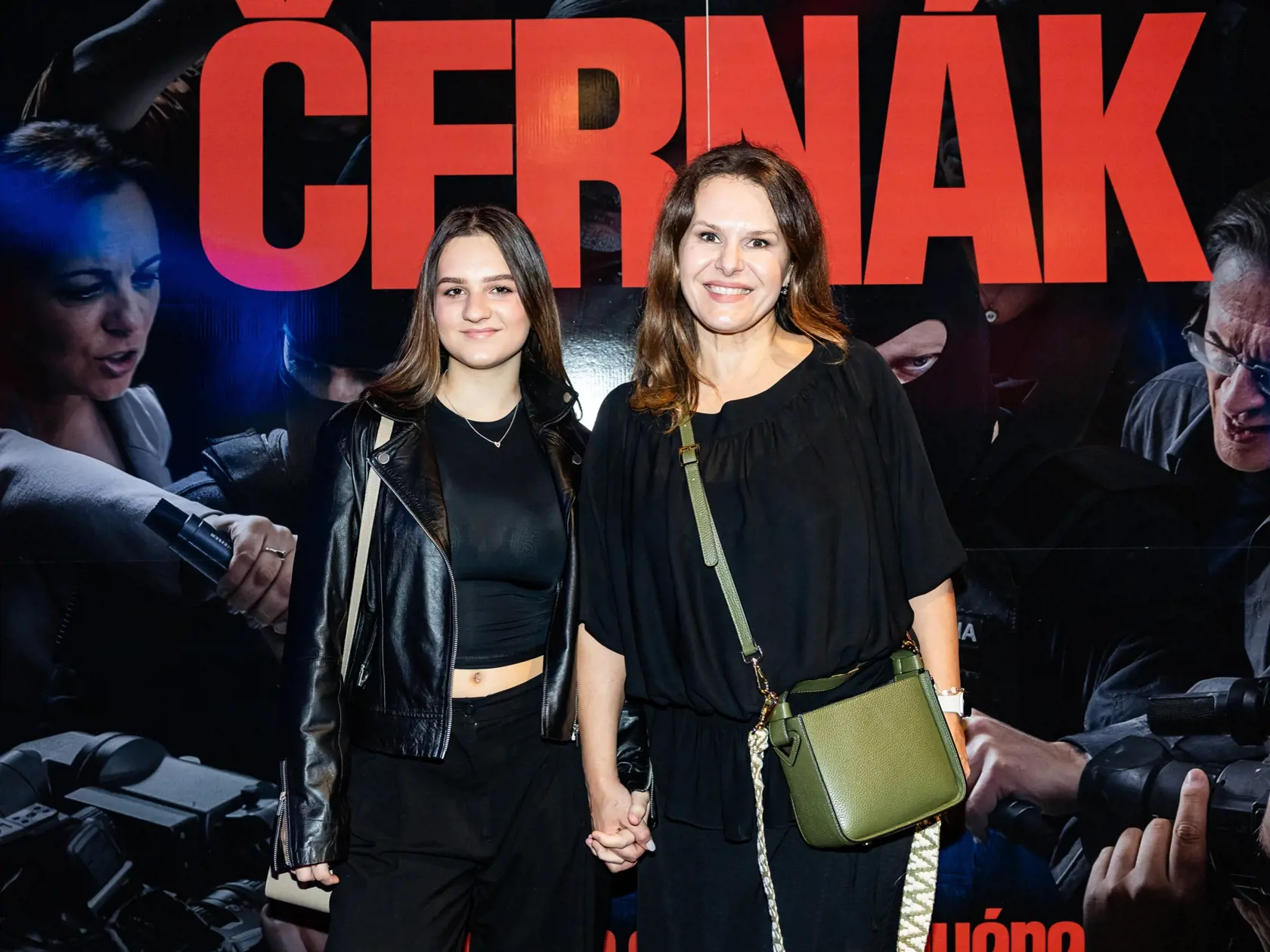 Premiéra druhého dielu filmu “ČERNÁK” v Bratislave. Na snímke Bibiána Ondrejková s dcérou. 