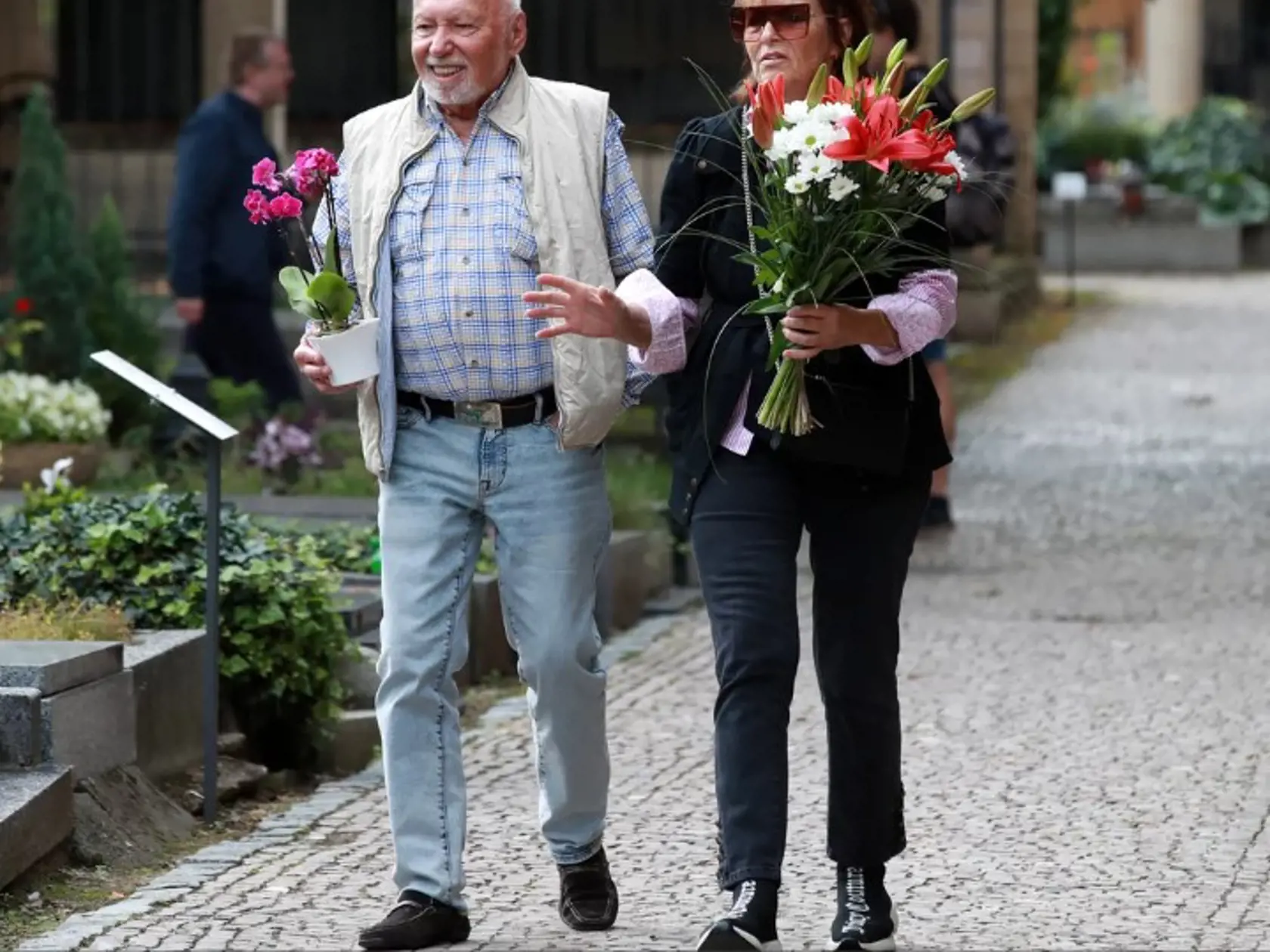 Olga Matušková a Jiří Planner šli spoločne k Matuškovmu hrobu.