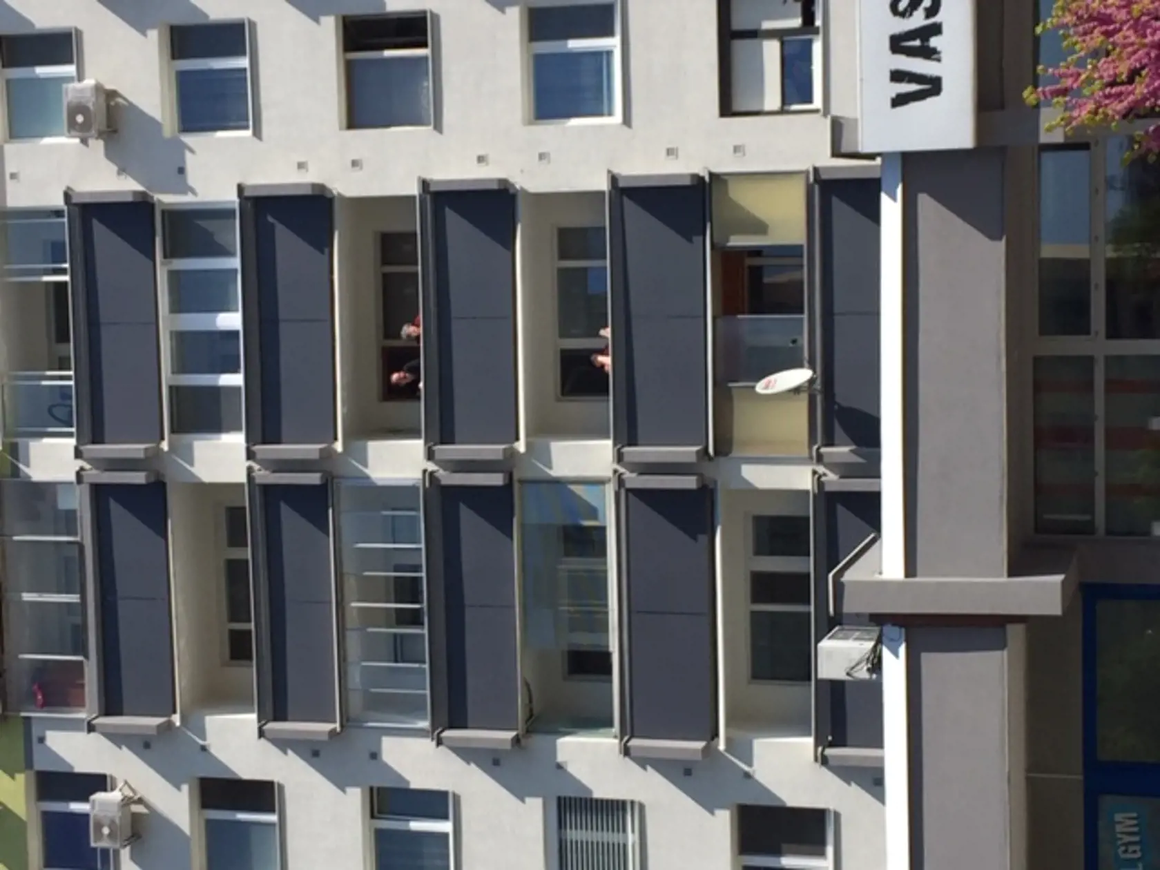 Koncert pod oknami v bratislavskej Vrakuni.