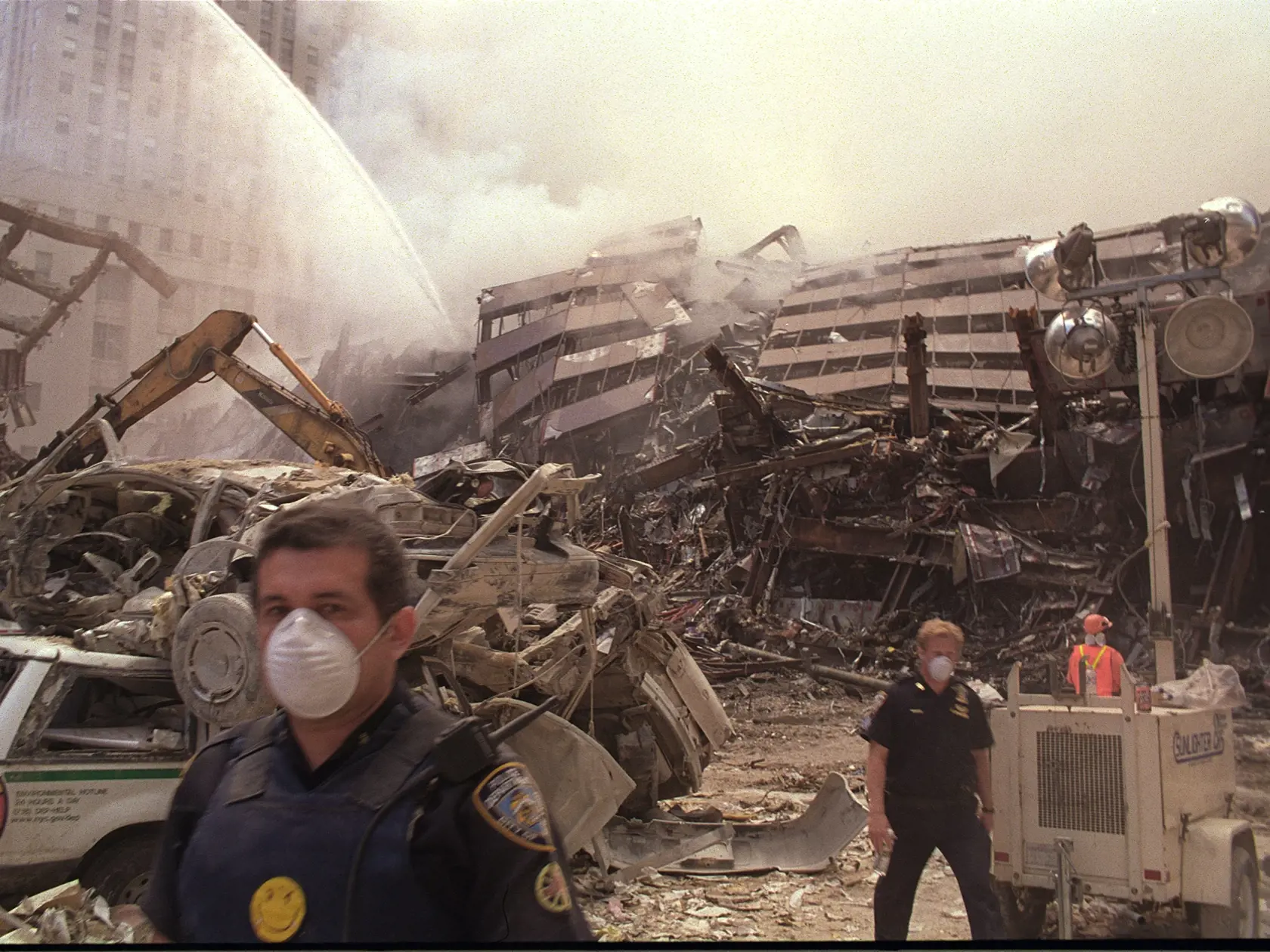 11. september 2001: Al-Káida pod vedením bin Ládina zosnovala smrtiaci útok na Svetového obchodné centrum aj Pentagón.