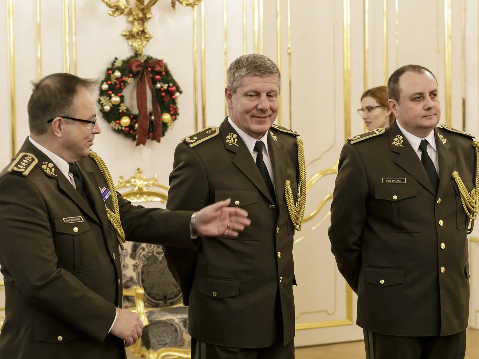 Na snímke zľava generálporučík Josef Pokorný, brigádny generál Vladimír Lengvarský a brigádny generál Ivan Balog počas menovania a povýšenia generálov Ozbrojených síl SR v Prezidentskom paláci v Bratislave 15. januára 2019. FOTO TASR – Dano Veselský