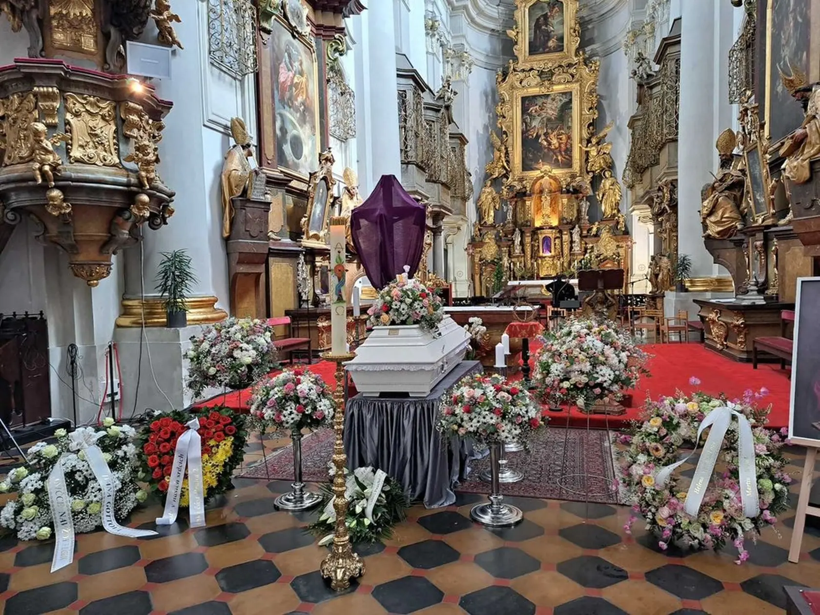 Posledná rozlúčka s Aničkou Slováčkovou.