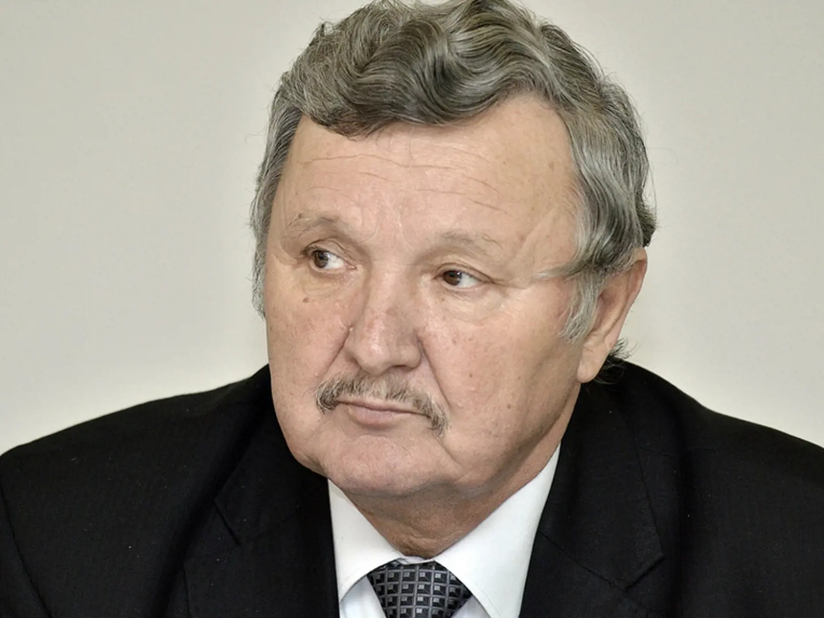 Jozef Šimko má covid, údajne bojuje s ťažkým priebehom.