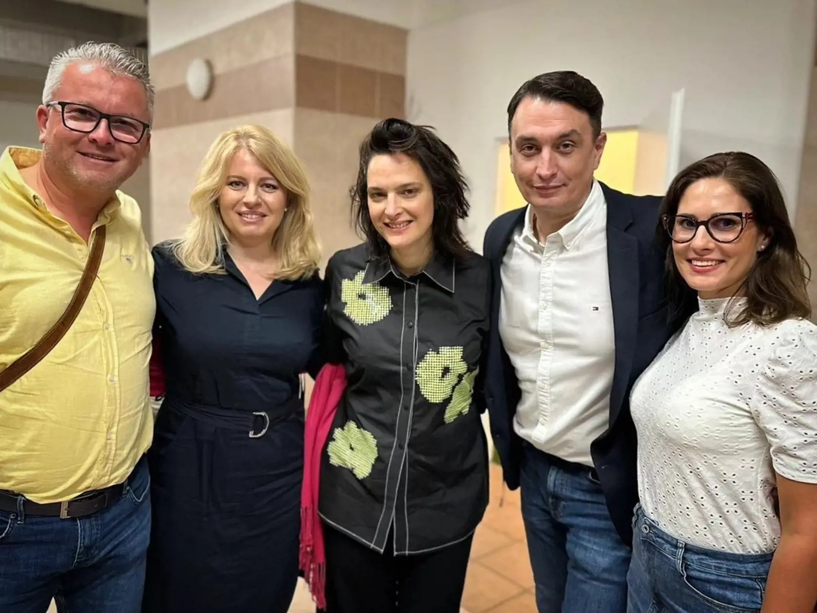 "Ďaľší mimoriadny večer - tentokrát na parádnom bratislavskom koncerte Jany Kirschner. Krásne - hudobne aj textovo - a k tomu všetkému neskutočná dávka slušnosti, múdrosti a ludskosti," napísal na instagrame Juraj Rizman, priateľ prezidentky Zuzany Čaputovej.