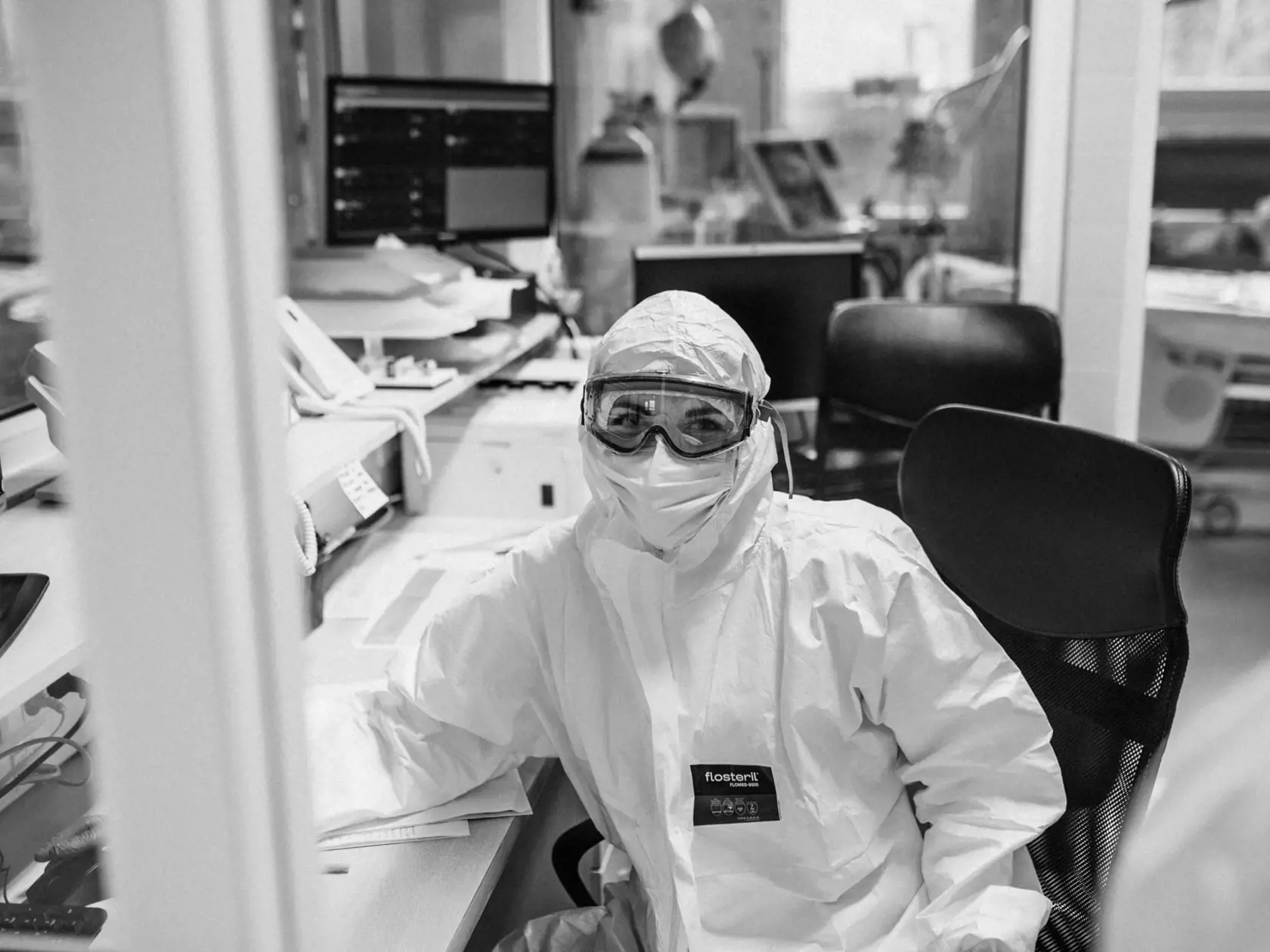 „Na oddelení anestézie a intenzívnej medicíny ľudia len ležali a bolo tam viacmenej ticho. Počul som len zvuky pípajúcich prístrojov, prípadne zvoniaci telefón.“ Ján Rábara opisuje detaily z oddelenia anestézie a intenzívnej medicíny z nemocnice v Považskej Bystrici.