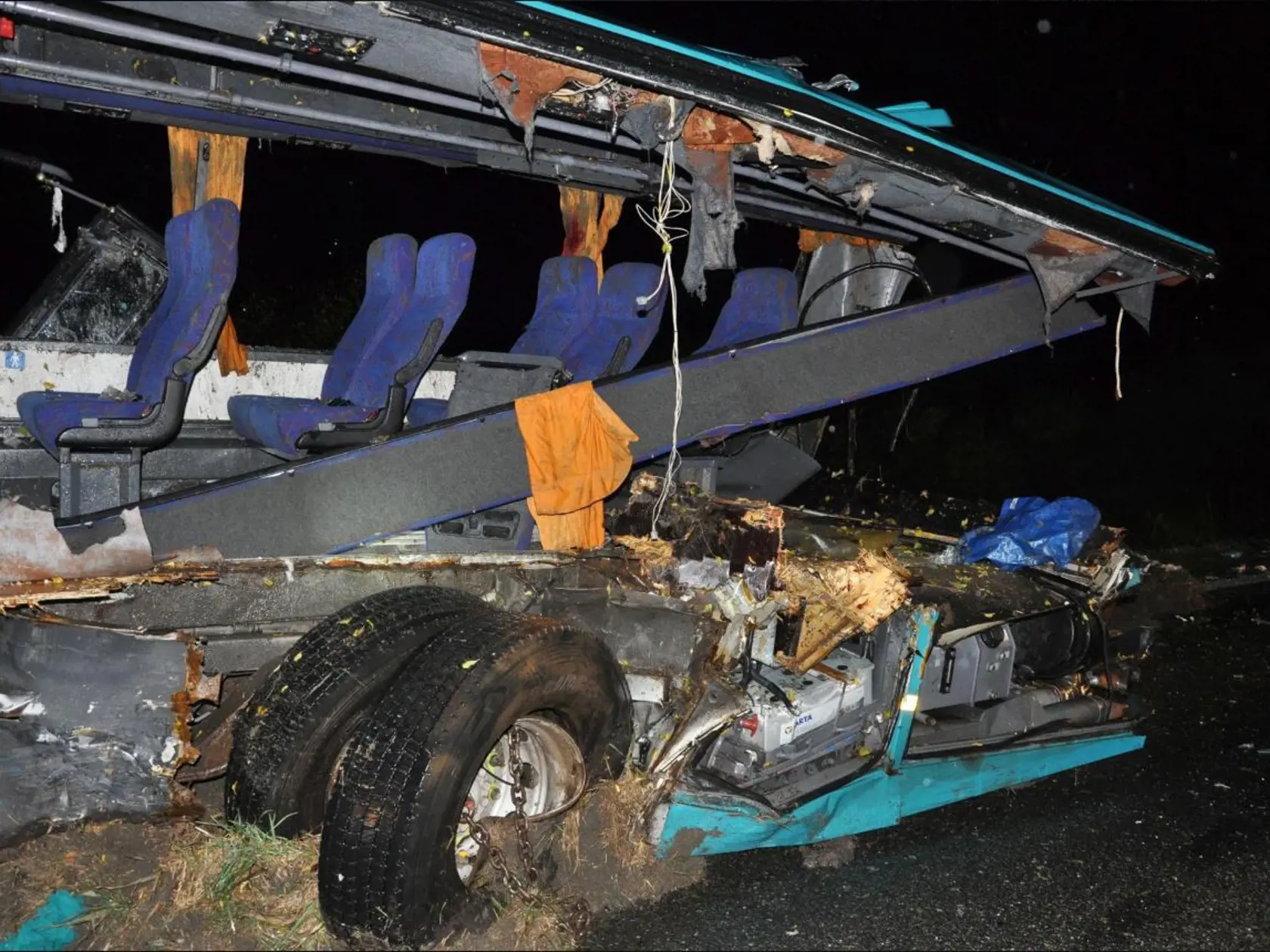 Autobus nemal šancu.